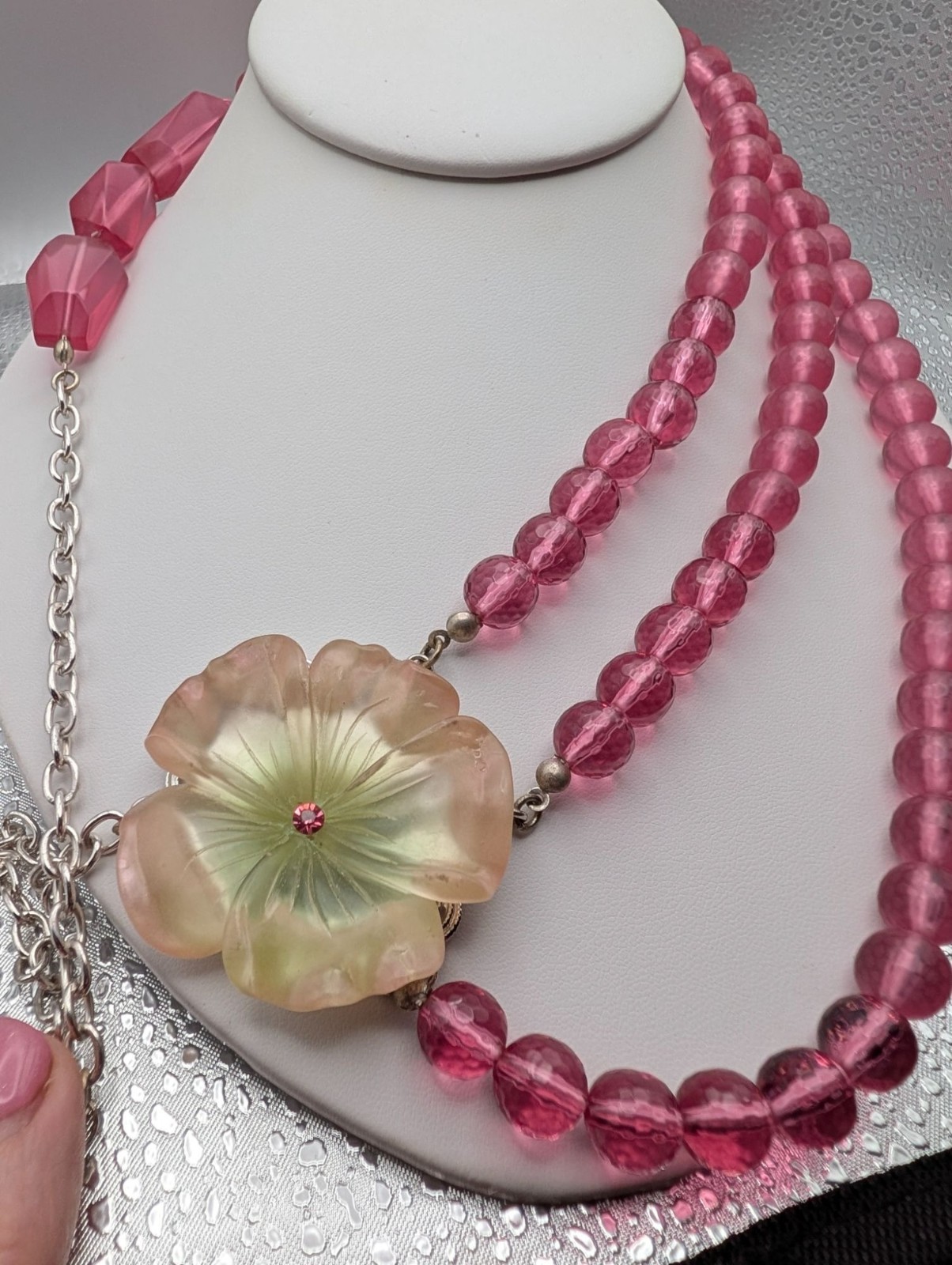 Vintage Pink Beaded Necklace With Carved Flower Pendant & Silver-Tone Filigree C