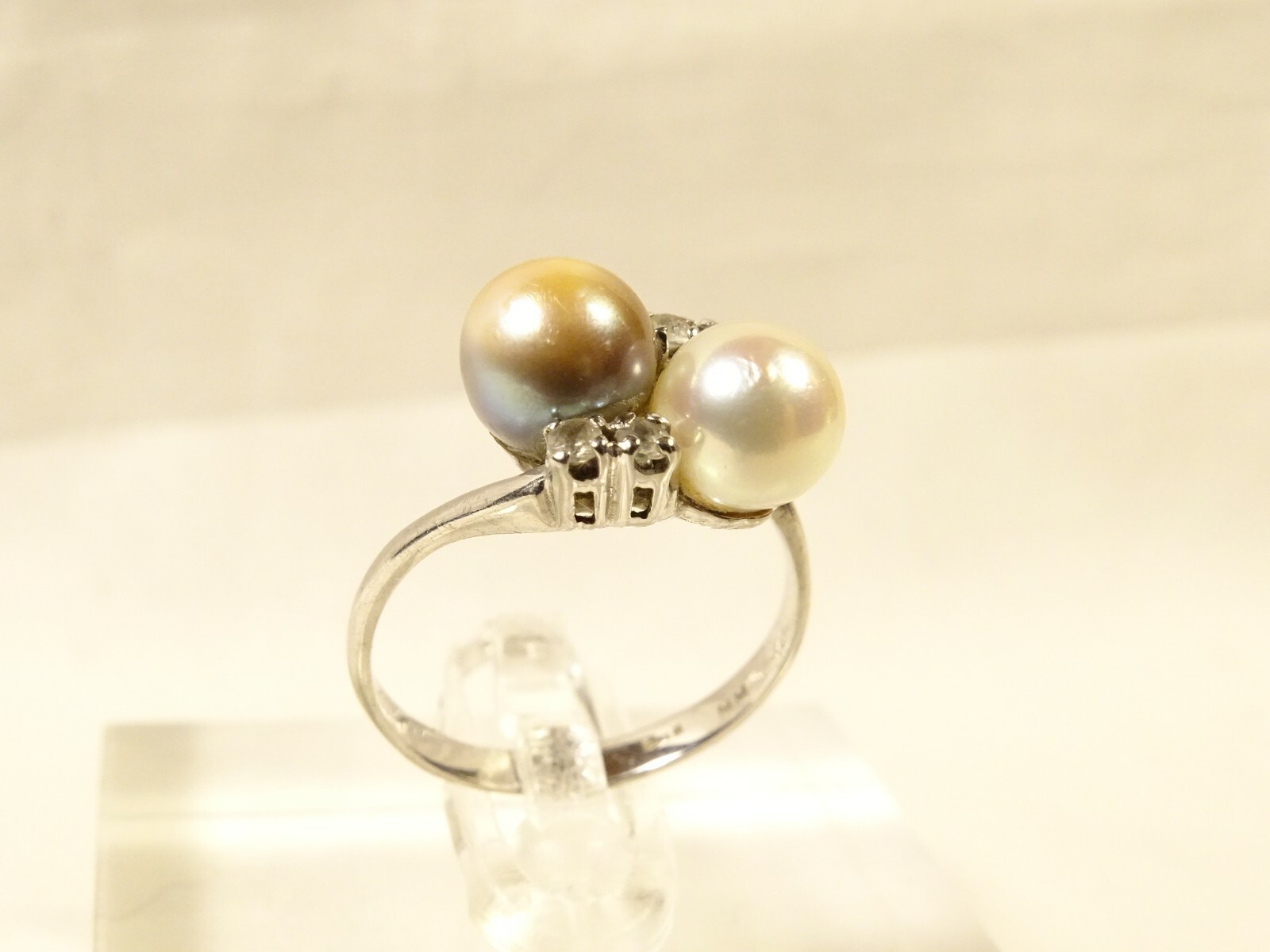 Lovely 10k White Gold Champagne & Cream Double Pearl Bypass Sz 6.5 Dinner Ring