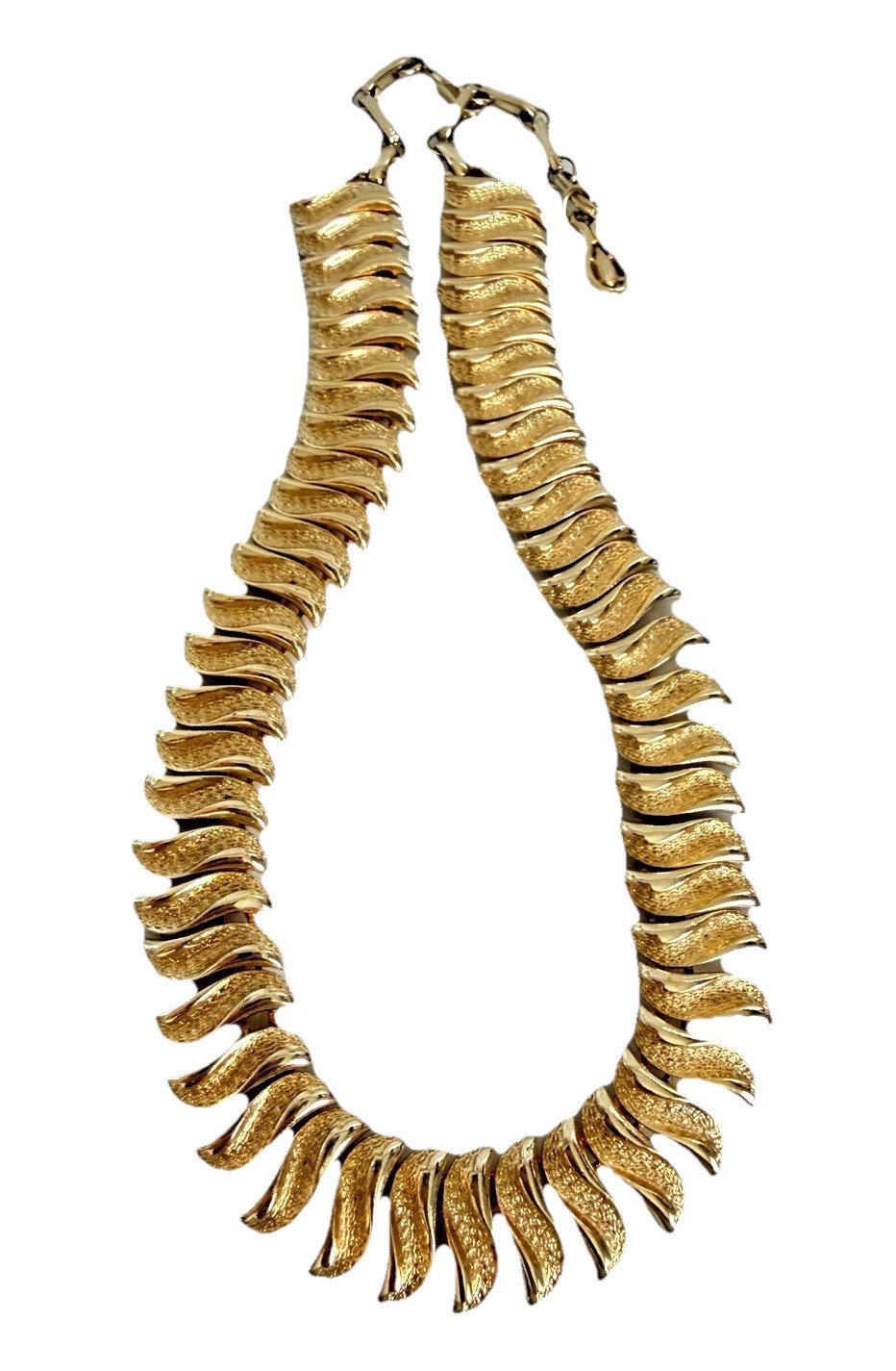 Vintage Coro Gold Tone Articulated Textured Links Choker Chain Necklace 14″