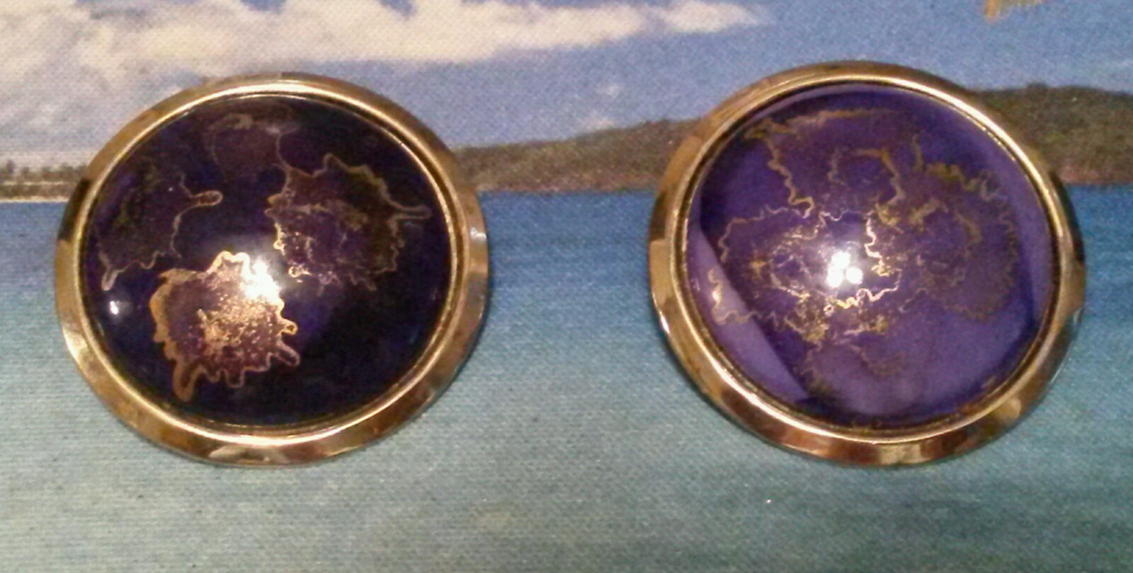 Vintage Cobalt Blue/Purple Foil Cabochon Brooch and Earring Set – Gold Tone