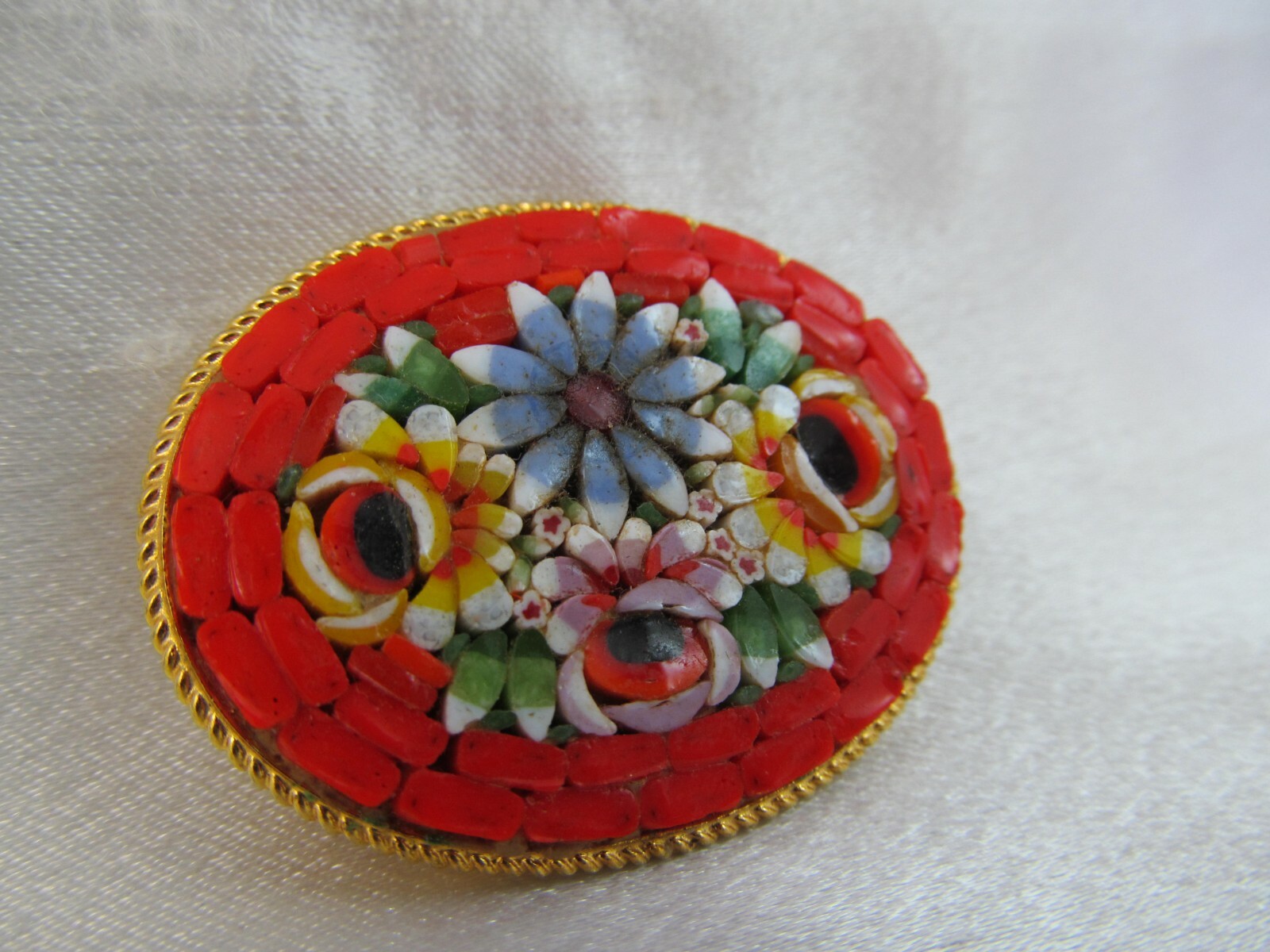 VINTAGE ITALIAN MICRO MOSAIC FLORAL BOUQUET DESIGN PIN BROOCH DETAILED
