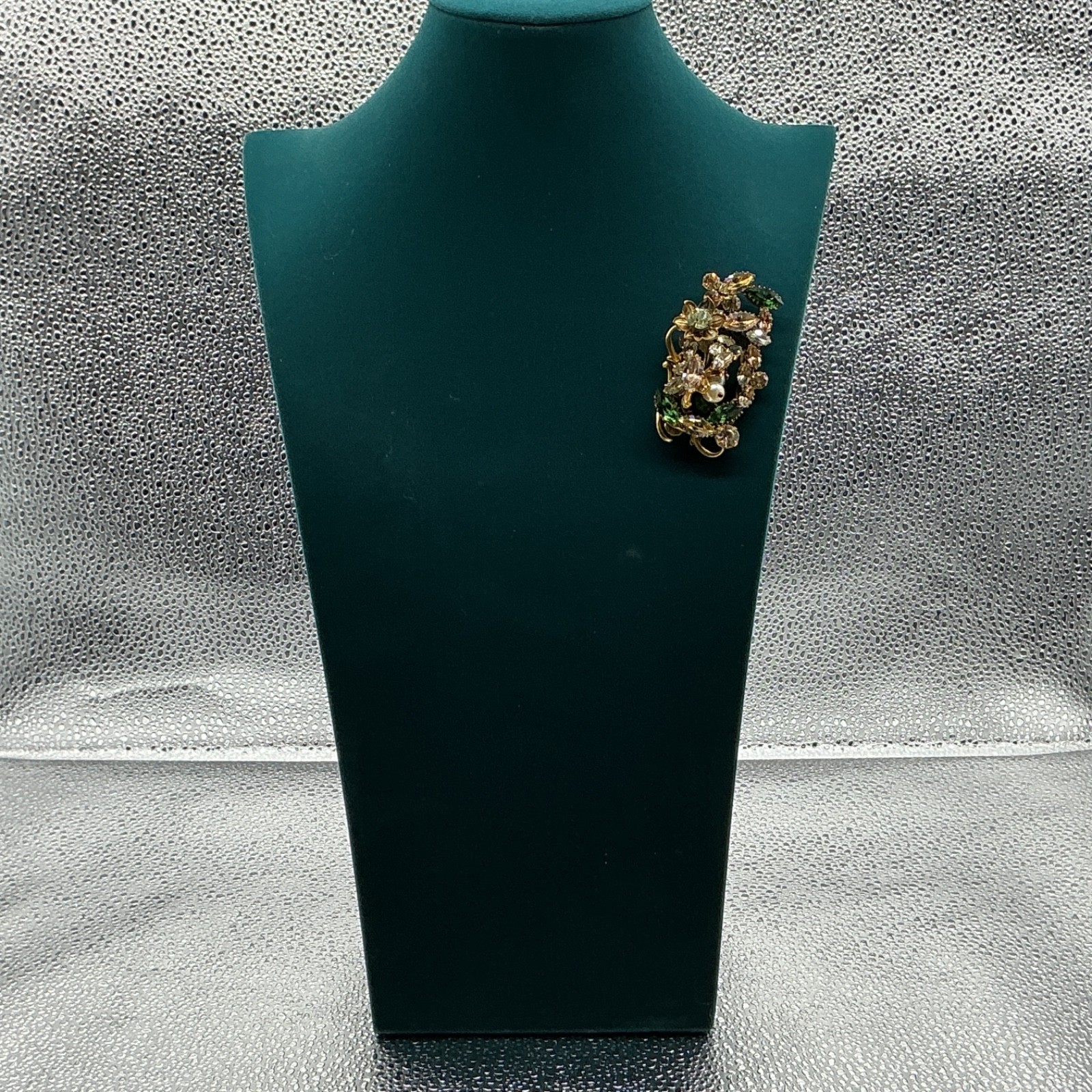 COLLECTIBLE “ORIGINAL BY ROBERT” BROOCH SIGNED Mid-Century FREE Shpg Charity