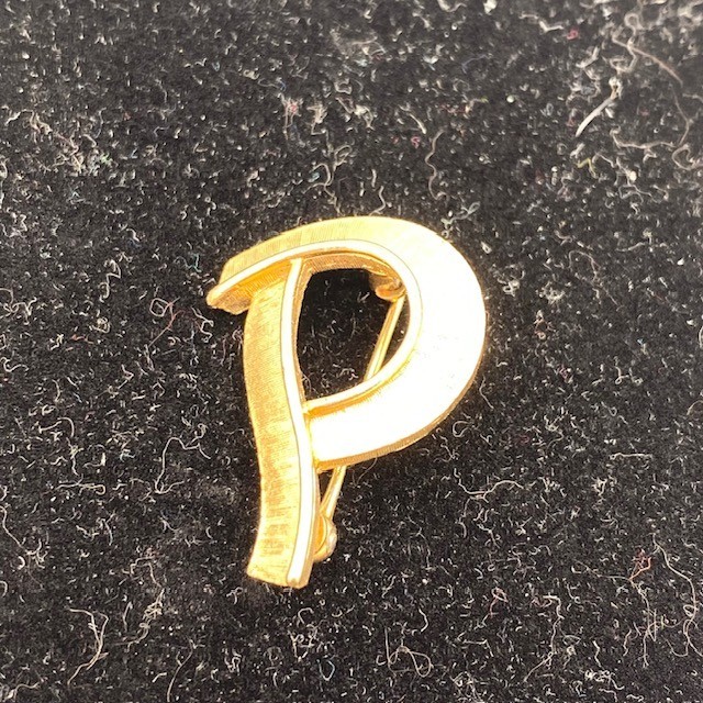 Vintage Trifari Brooch Script Letter P Gold Tone Textured Monogram Pin Signed