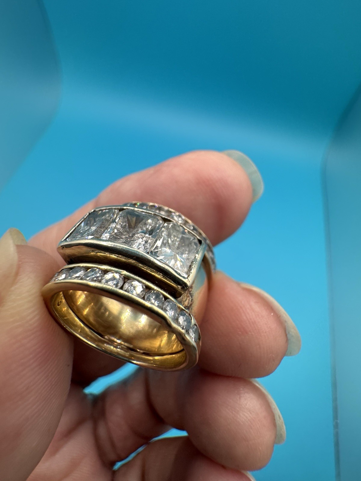Vintage Estate Wide 14k Gold 3 Stone Diamond 3 Tcw & Two Gaurd 23 Stones Ring