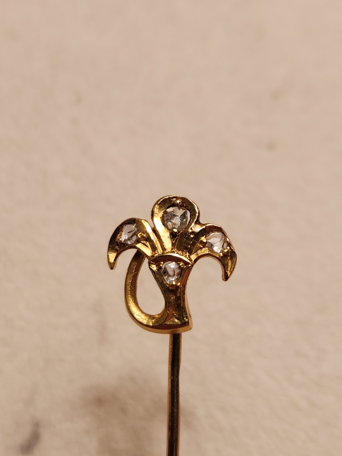 18k yellow gold FLEU-DE-LIS antique VICTORIAN stick pin ROSE CUT rock Crystal