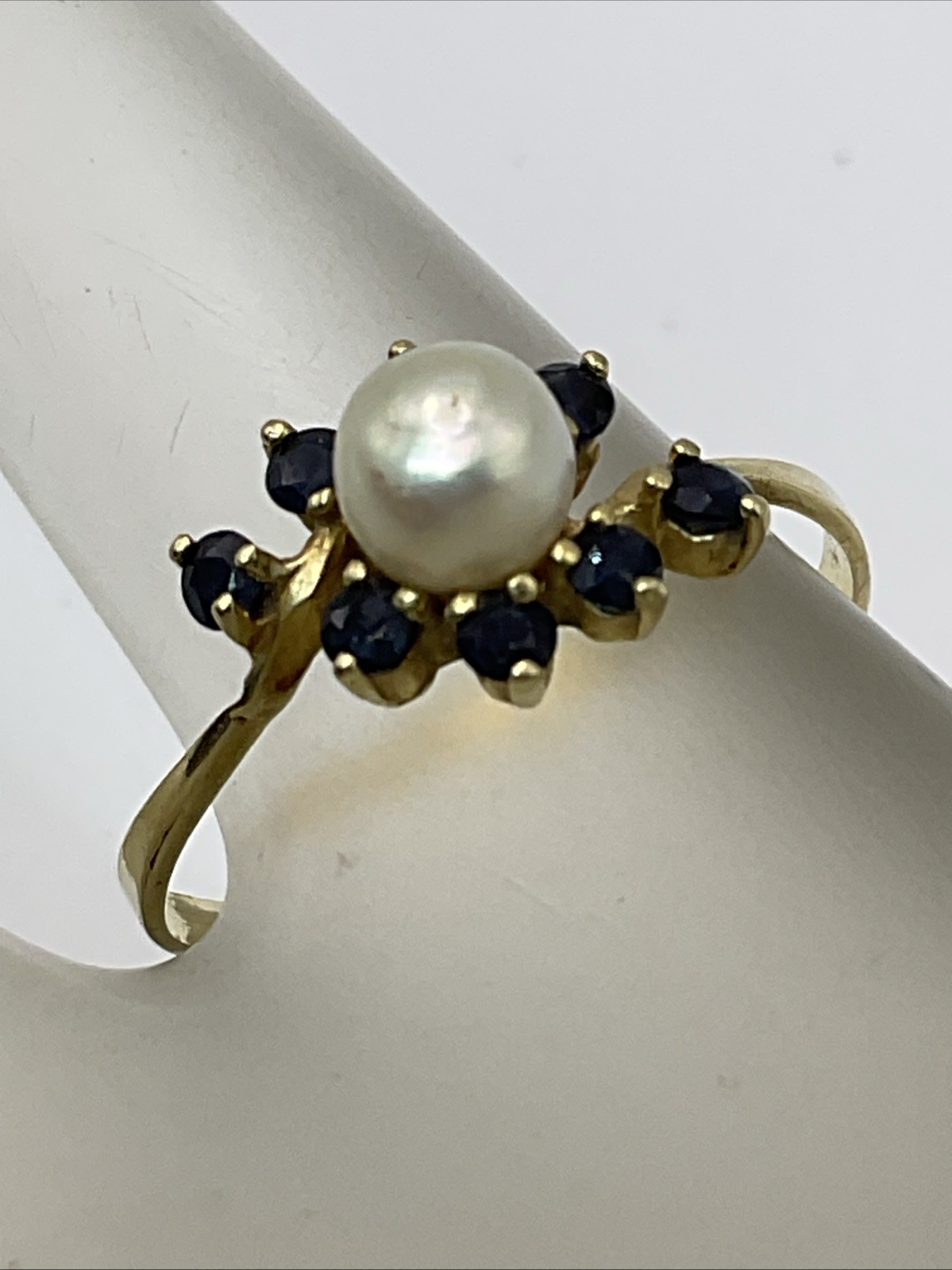 VINTAGE HANDMADE Solid 14K Yellow Gold White Pearl & Blue Sapphire Ladies Ring