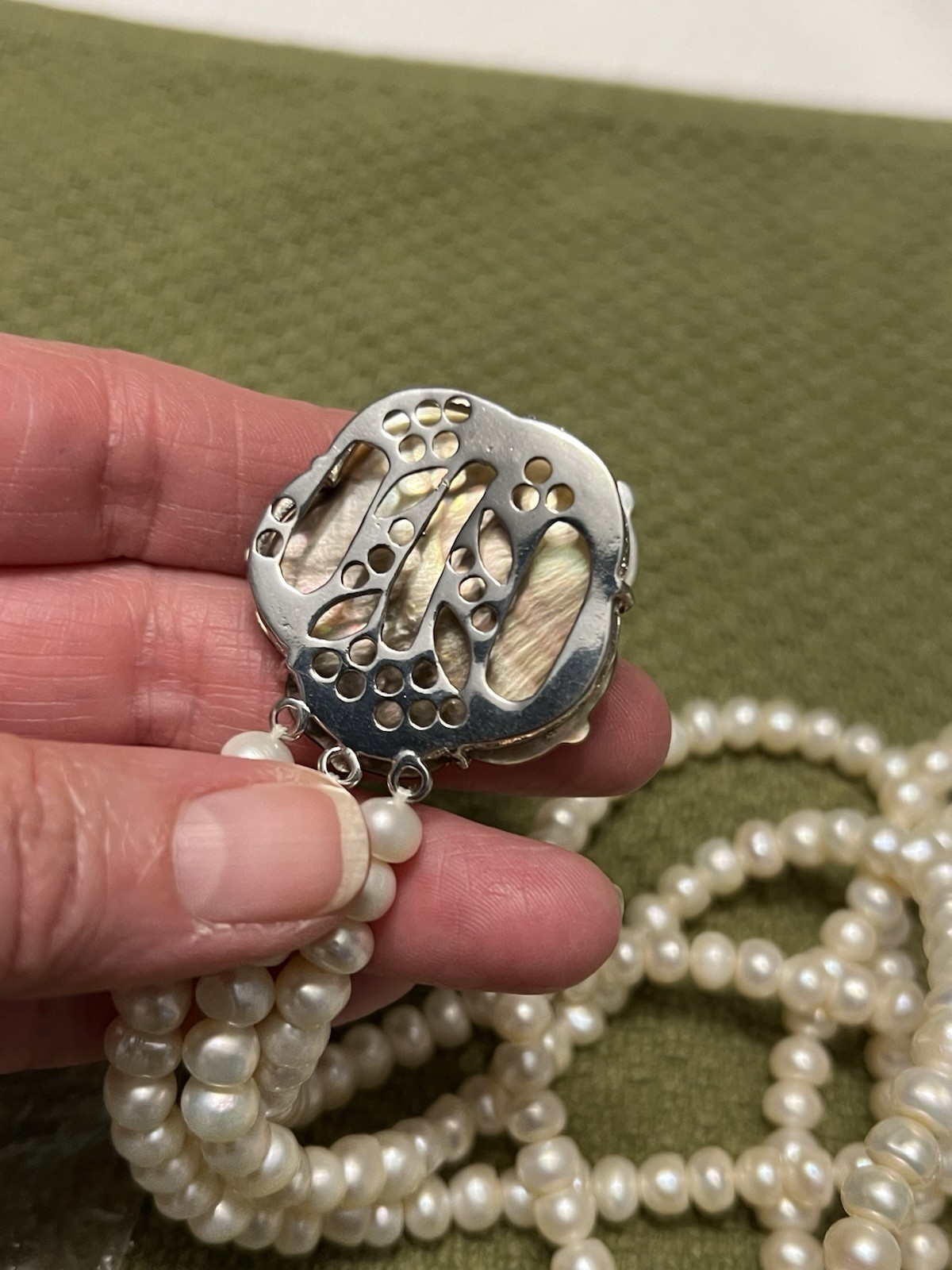 ESTATE 3 STRAND GENUINE WHITE PEARL NECKLACE 18-19” ABALONE FLOWER CLASP