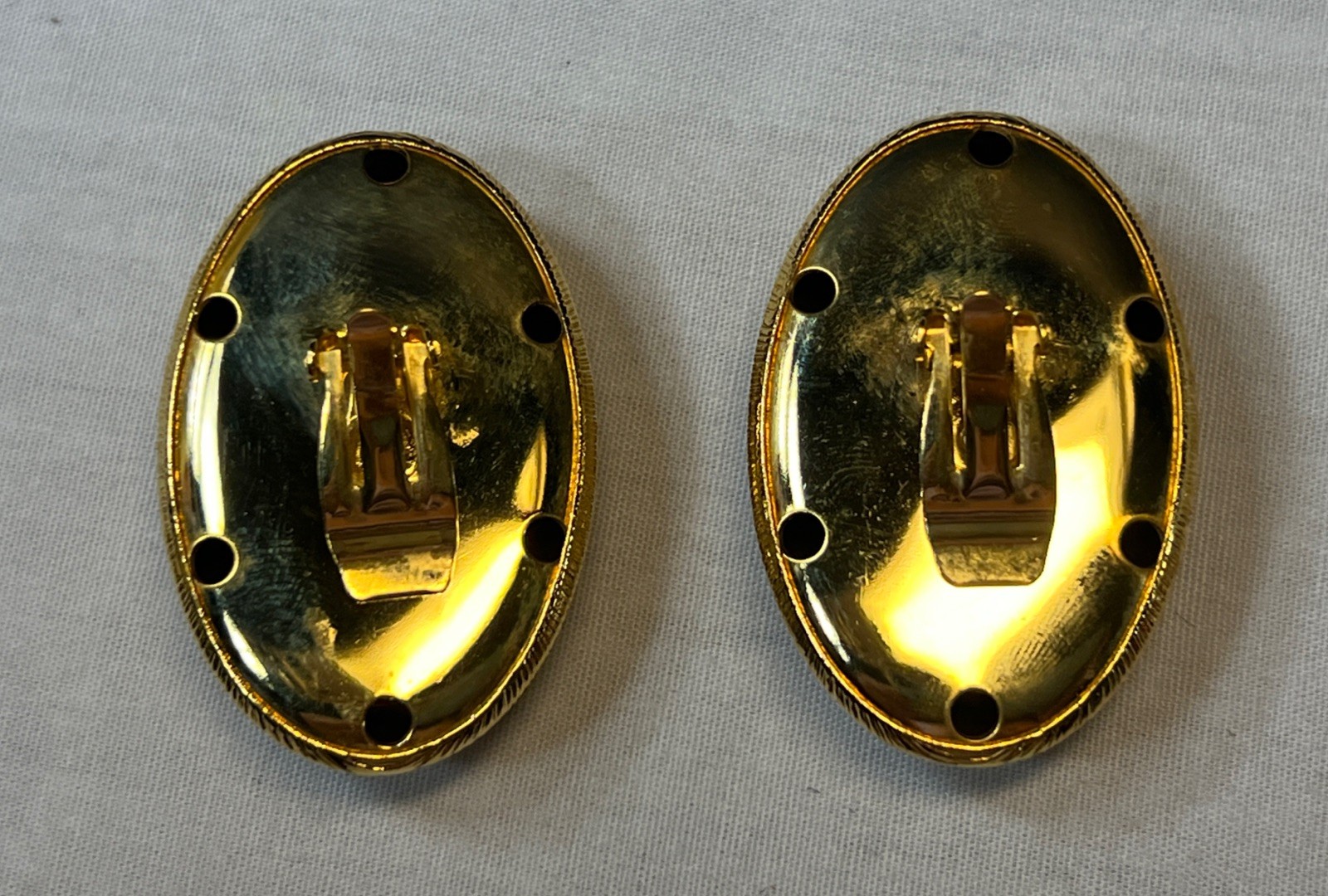 2 Sets Vintage Bright Gold Large Lightweight Metal Clip Earrings