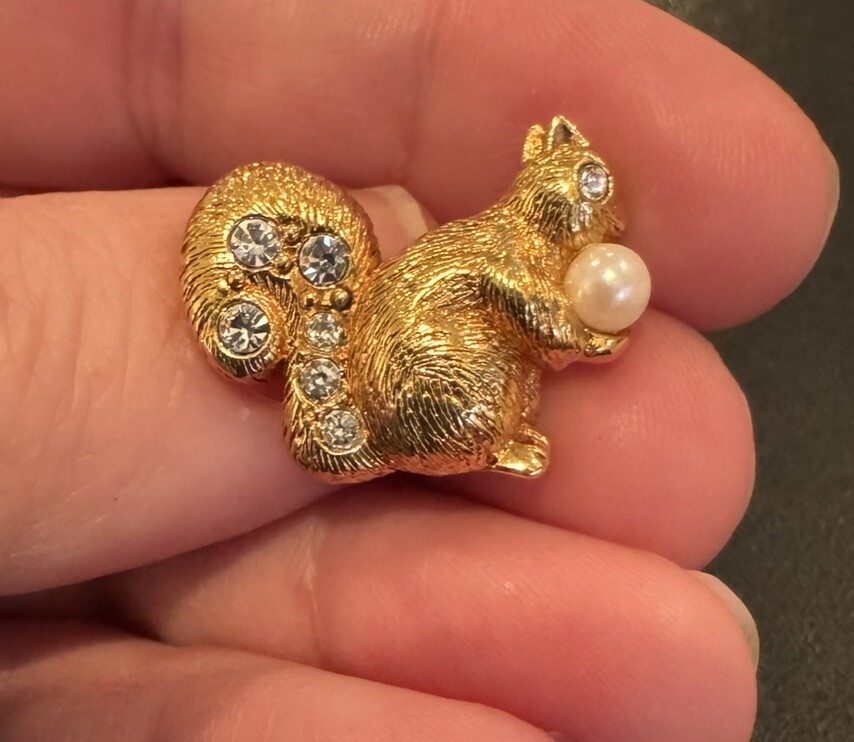 Vintage Squirrel Nut Rhinestone Faux Pearl Gold Tone Lapel Pin Scatter