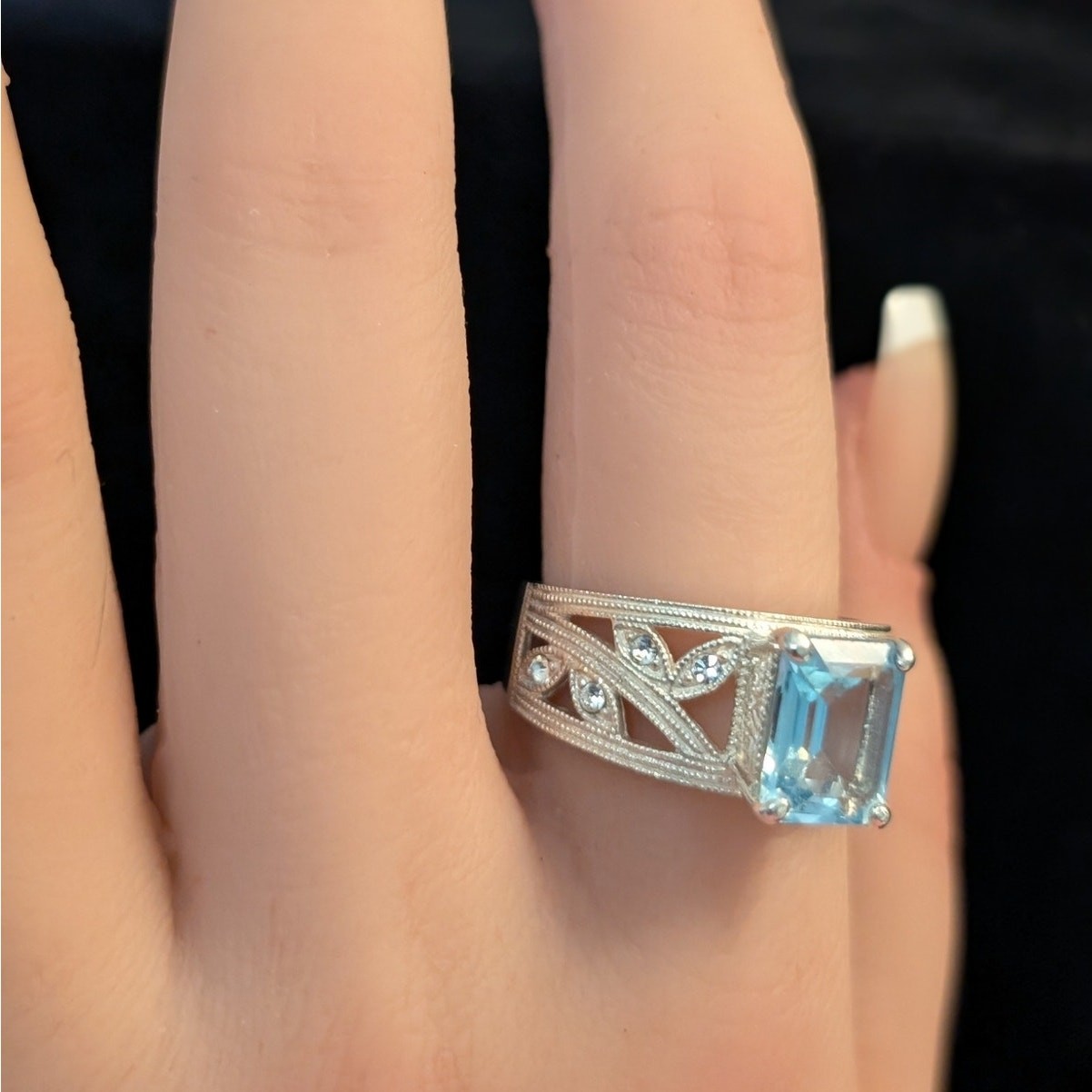 925 Sterling Silver Blue Topaz & White Topaz Leaf Accent Sides Ring Sz 8.75
