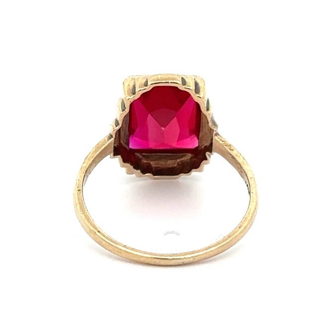 Vintage Retro 14k Yellow Gold Red Stone Rectangular Petite Step Cocktail Ring