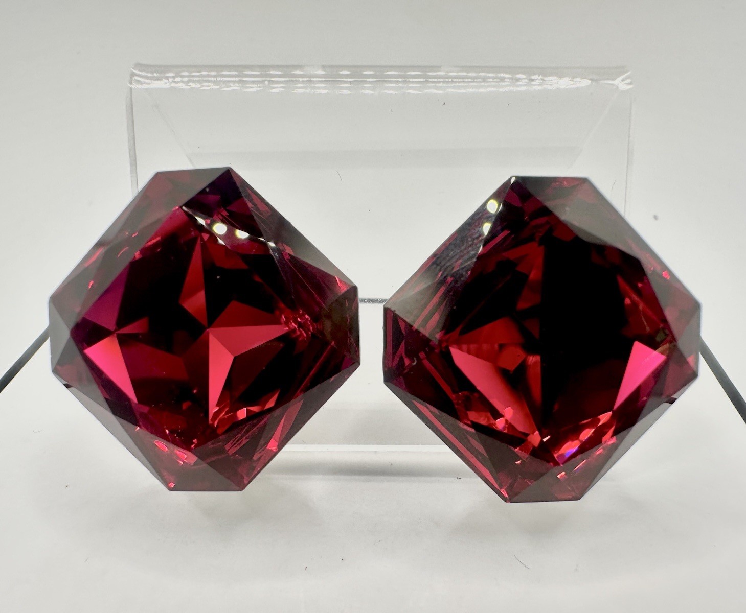 VTG Fuchsia Pink Red Crystal? Clip Earrings Gold Tone Runway Designer Rare Read