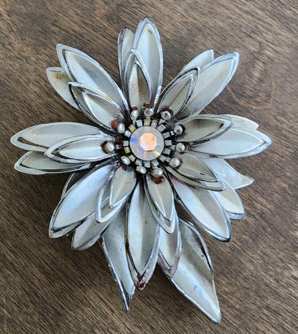 Vintage Flower Floral Star Brooches Lot of 9 Gold And Silver Tone Brushed