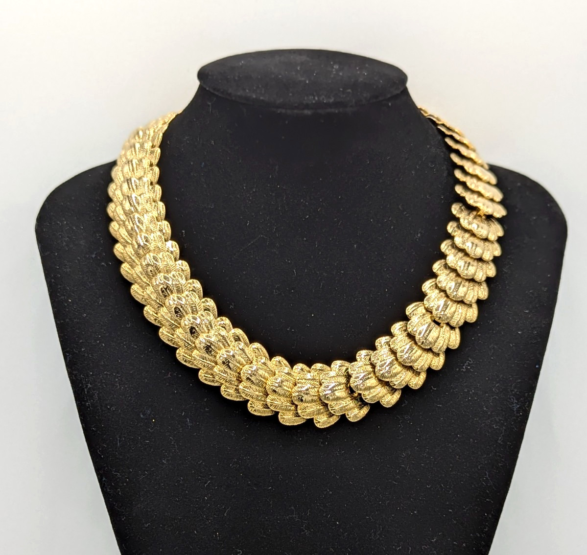 Gold Tone Collar Necklace Articulated Ladder Link Textured Shells Dragon Scales