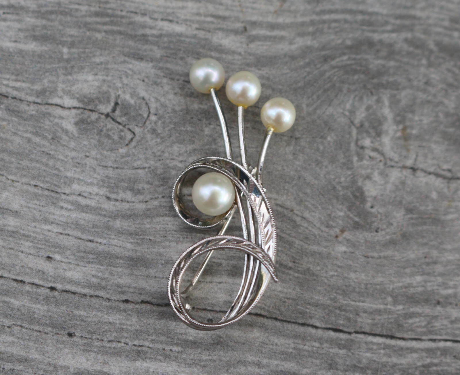 Authentic Vintage MIKIMOTO Sterling Silver Akoya Pearl Pin Brooch