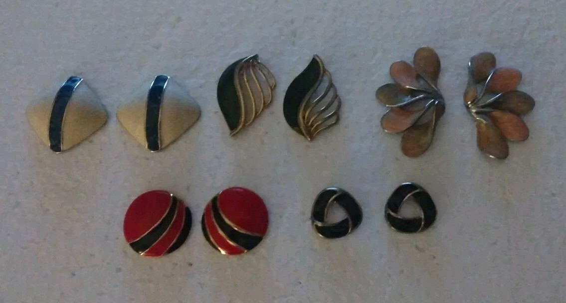 5 Pairs Of 60s, 70’s & 80’s Post Enamel Earrings Multicolors.
