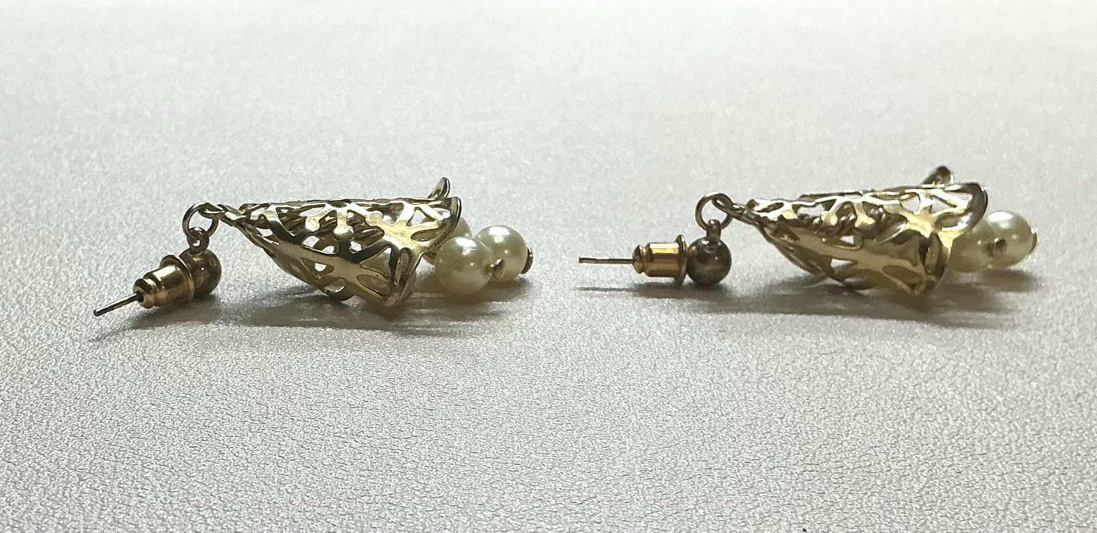 Earrings Cluster Bunch of Pearls Gold Tone Filigree Mounting Stud Post 1950s
