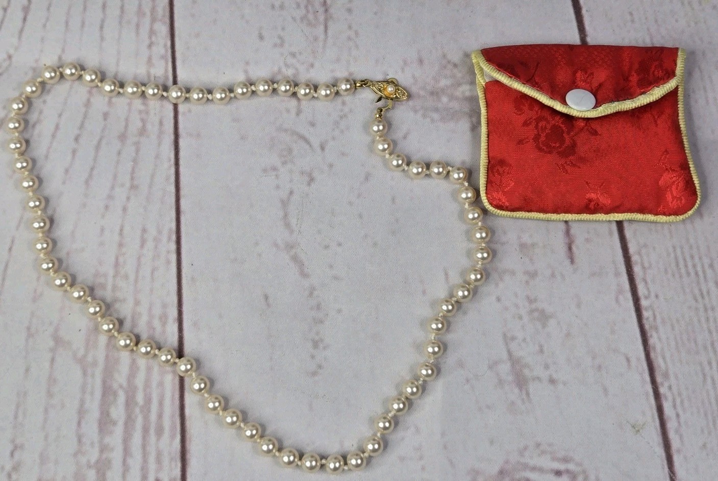 Vtg Faux Knotted Pearl Necklace Fish Hook Clasp Japan 18″ Red Oriental Pouch