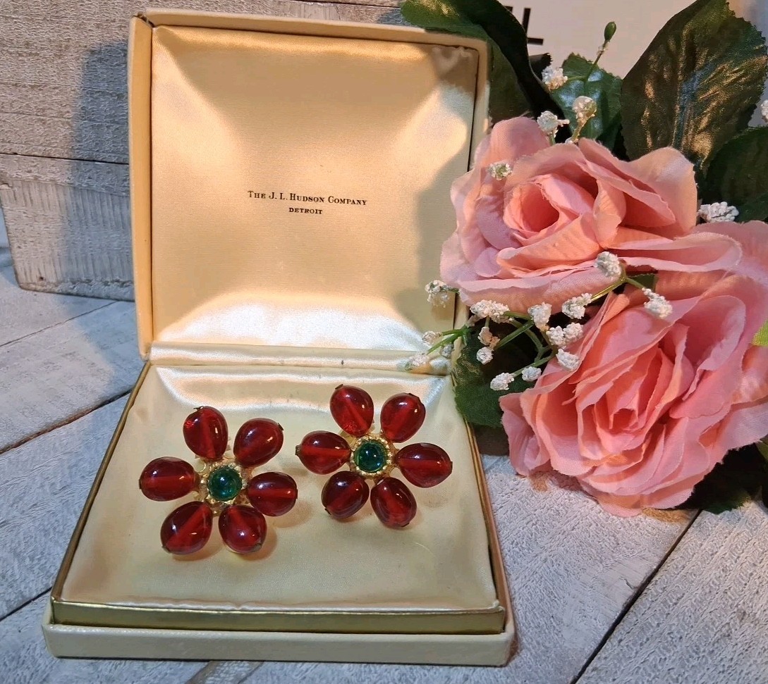 Vintage Red & Green Gripoix Glass Gold Flower Clip-On Earrings Stunning!