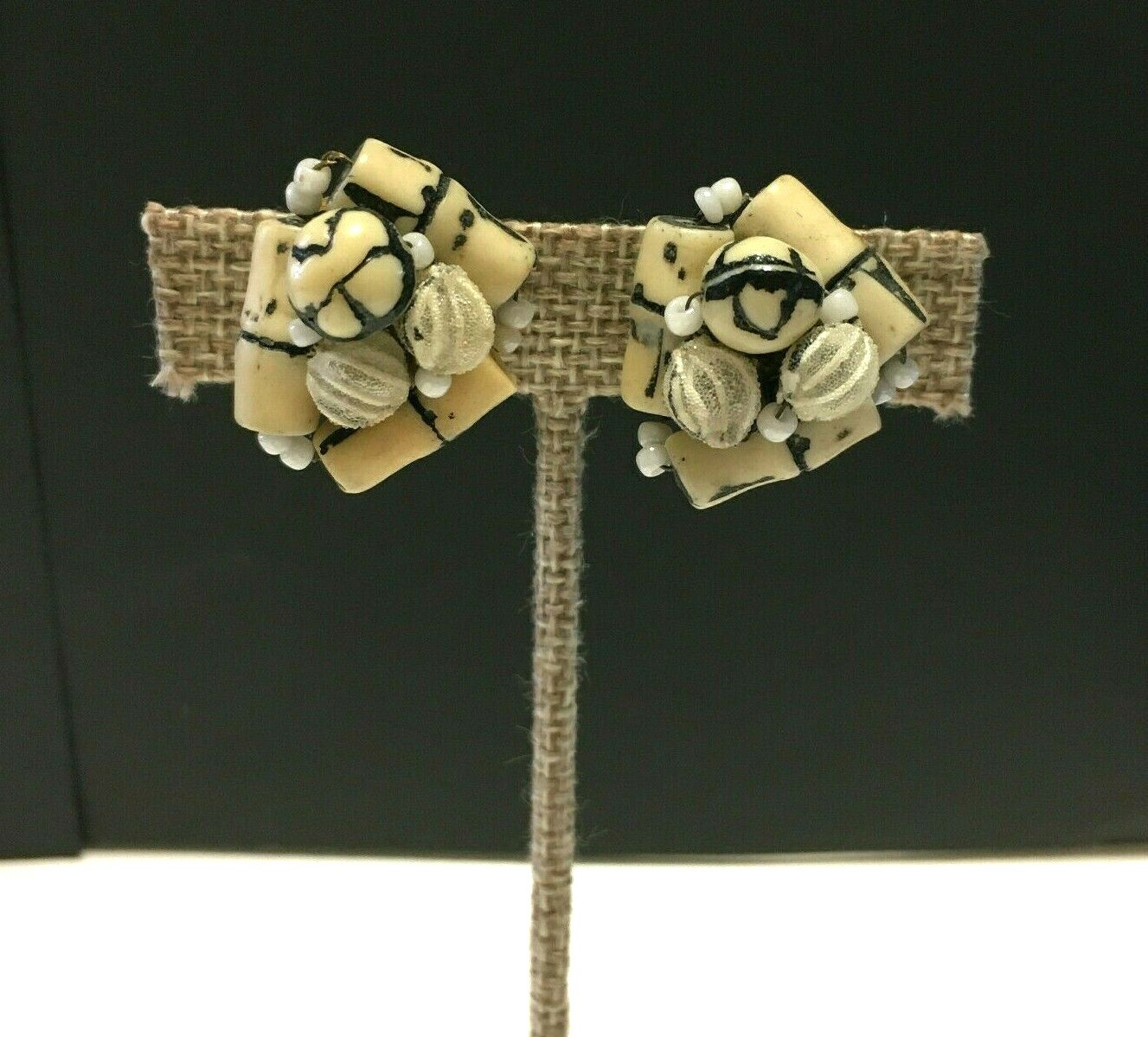 Vtg Japan Plastic Bamboo CLUSTER Clip EARRINGS Tan MID CENTURY Designer H263c