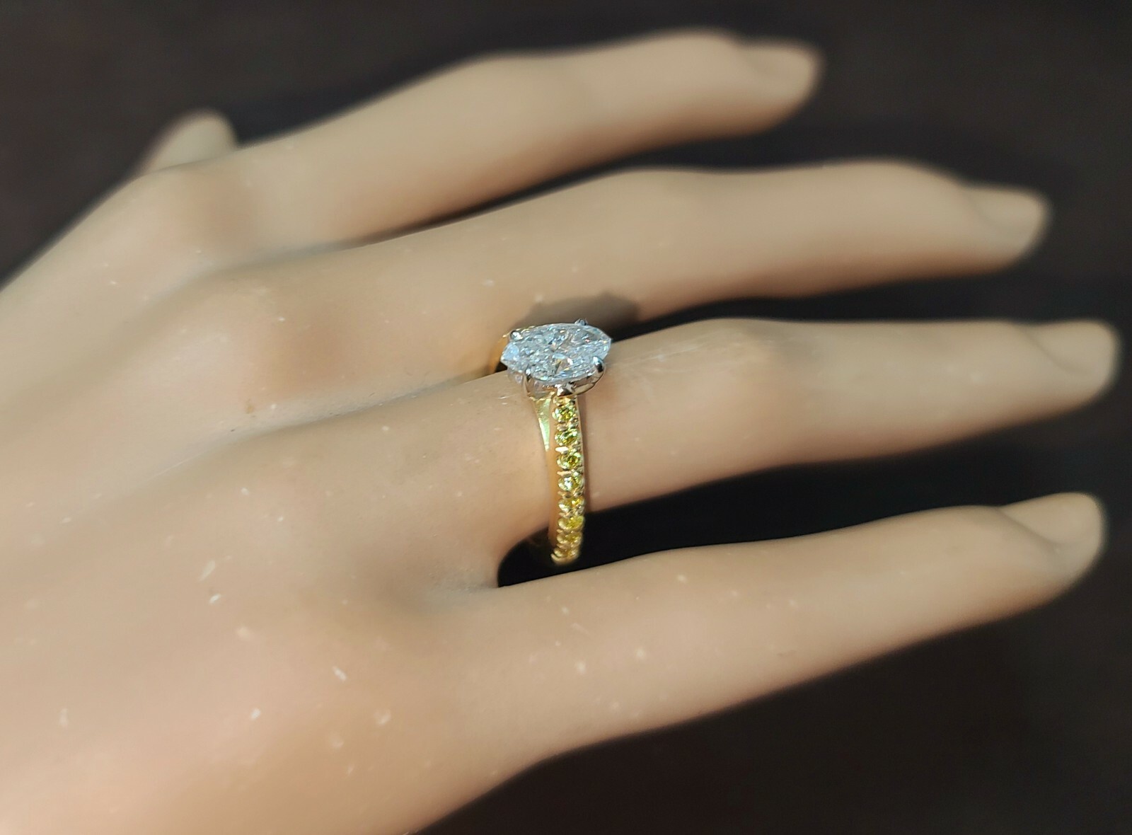 18k yellow gold 1.05ct. natural marquise Diamond Engagement ring