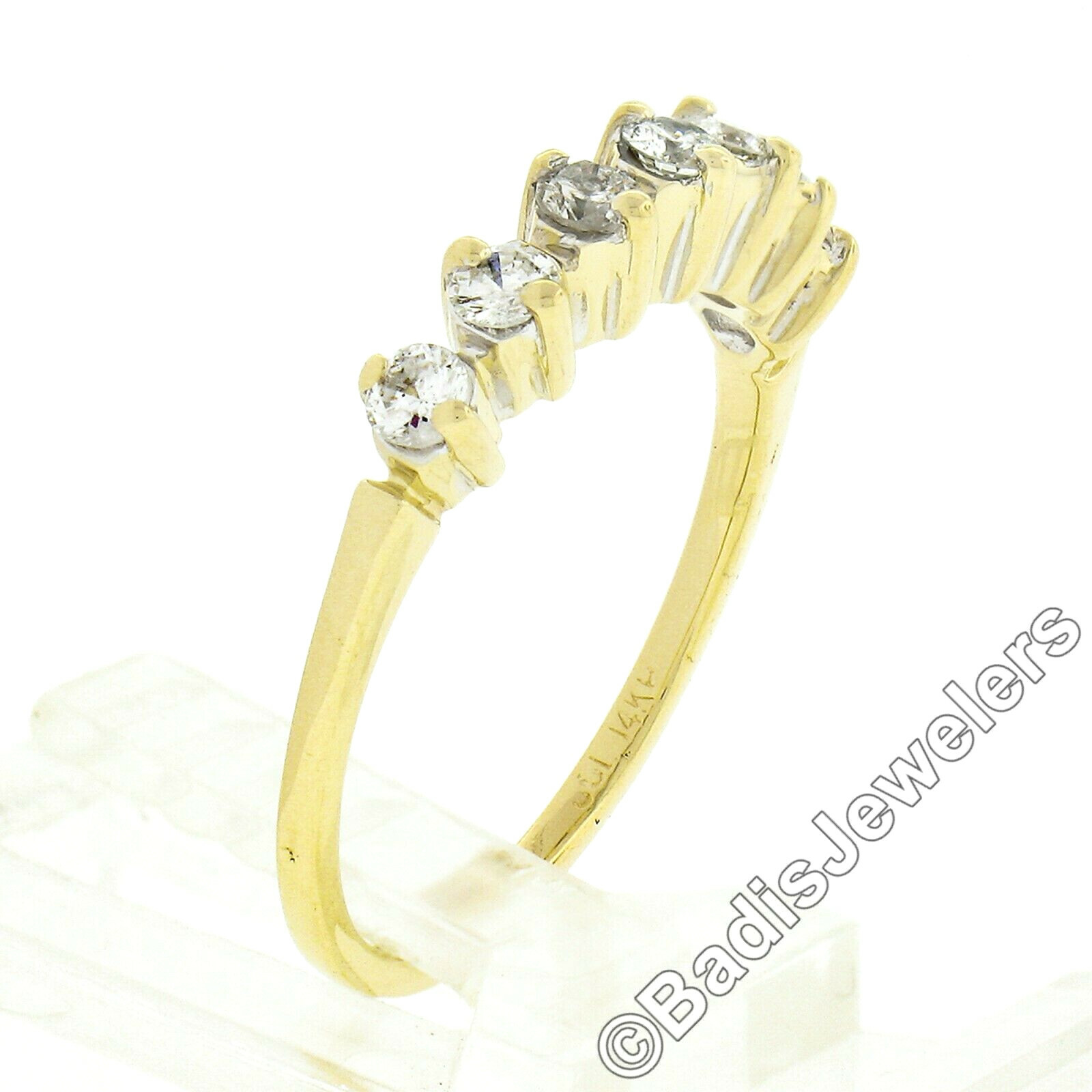 Vintage Classic 14k Yellow Gold 0.35ct Round Prong Set Diamond Wedding Band Ring