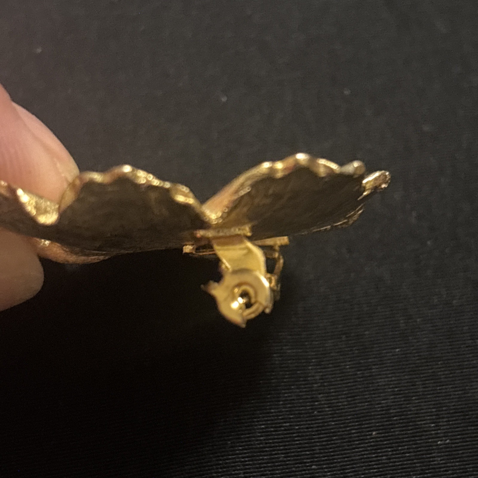 Vintage Leaf Shaped Brooch – Gold Toned Costume Jewelry