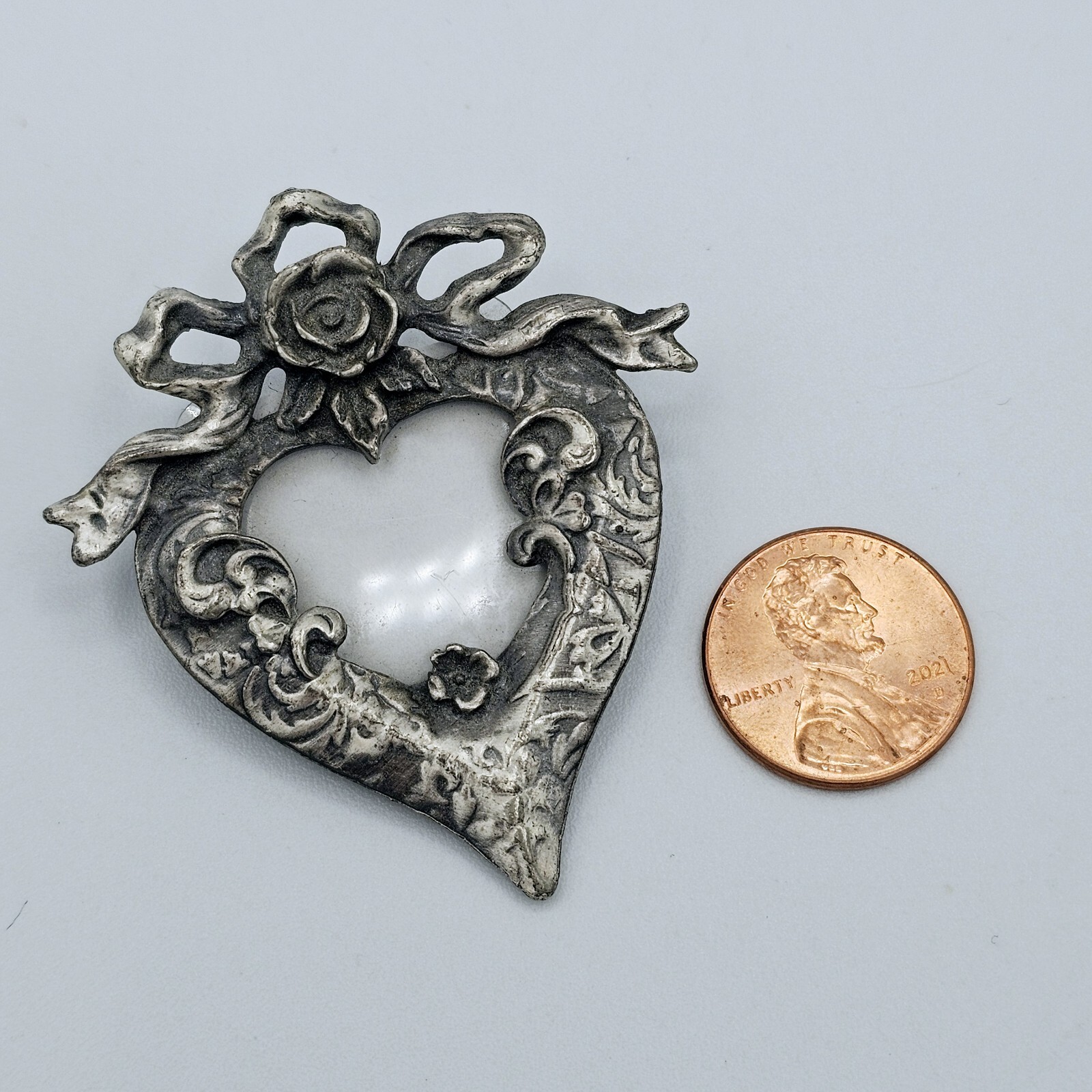 Victorian Heart Photo Brooch Vintage Romantic Rose Ribbon Silver Tone Memory Pin