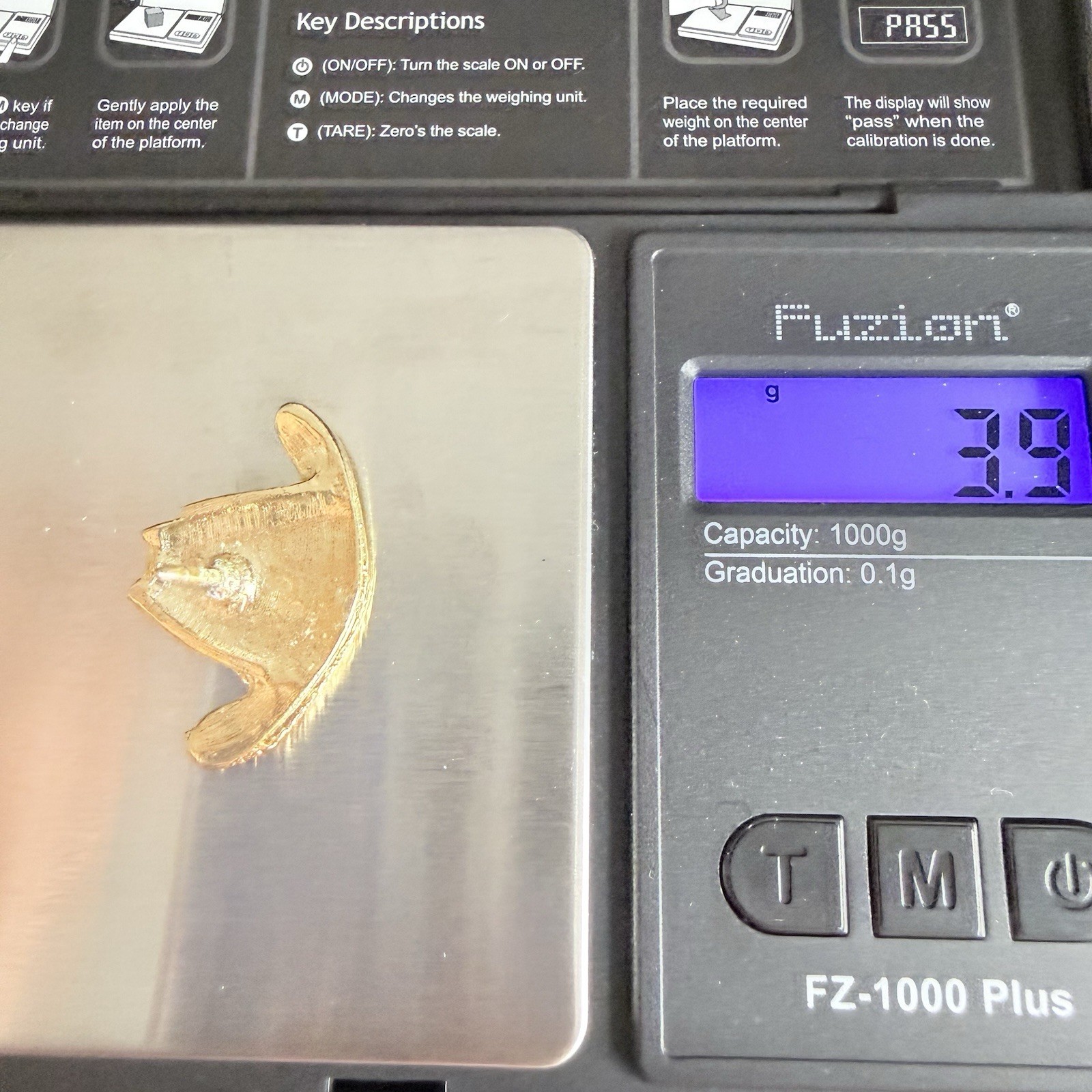Vintage Gold Tone Western Cowboy Cowgirl Hat Lapel Pin Accessory Badge