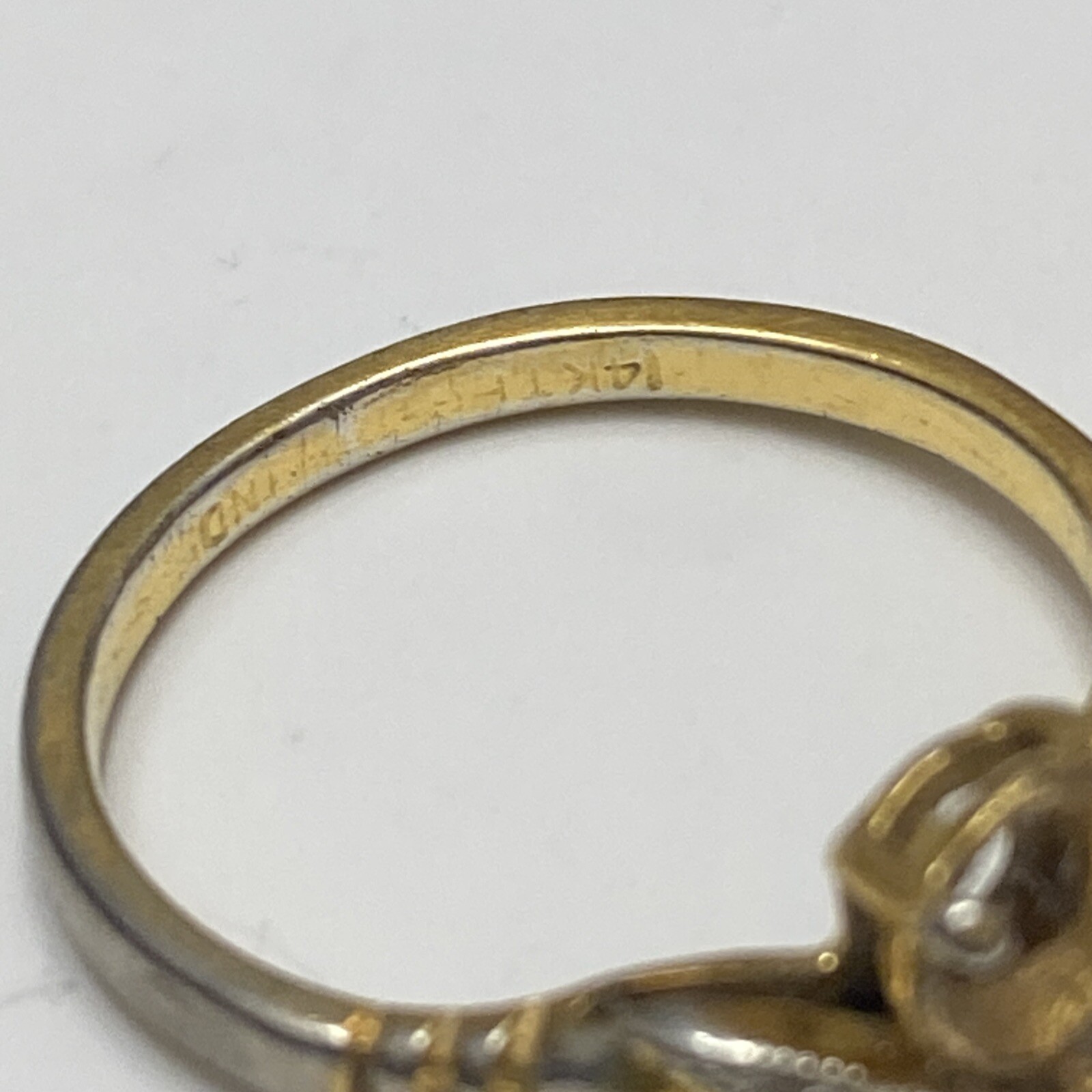 Vintage Lind 14KTHGE -NO MAIN STONE-CZ Ring Illusion Swirl On Each Side Sz 8.5