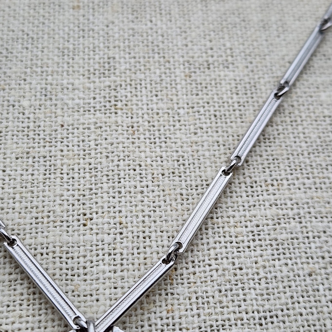 Vtg Mayan Articulated Pendant 1974 Avon Necklace Silver Tone Bar Link Chain