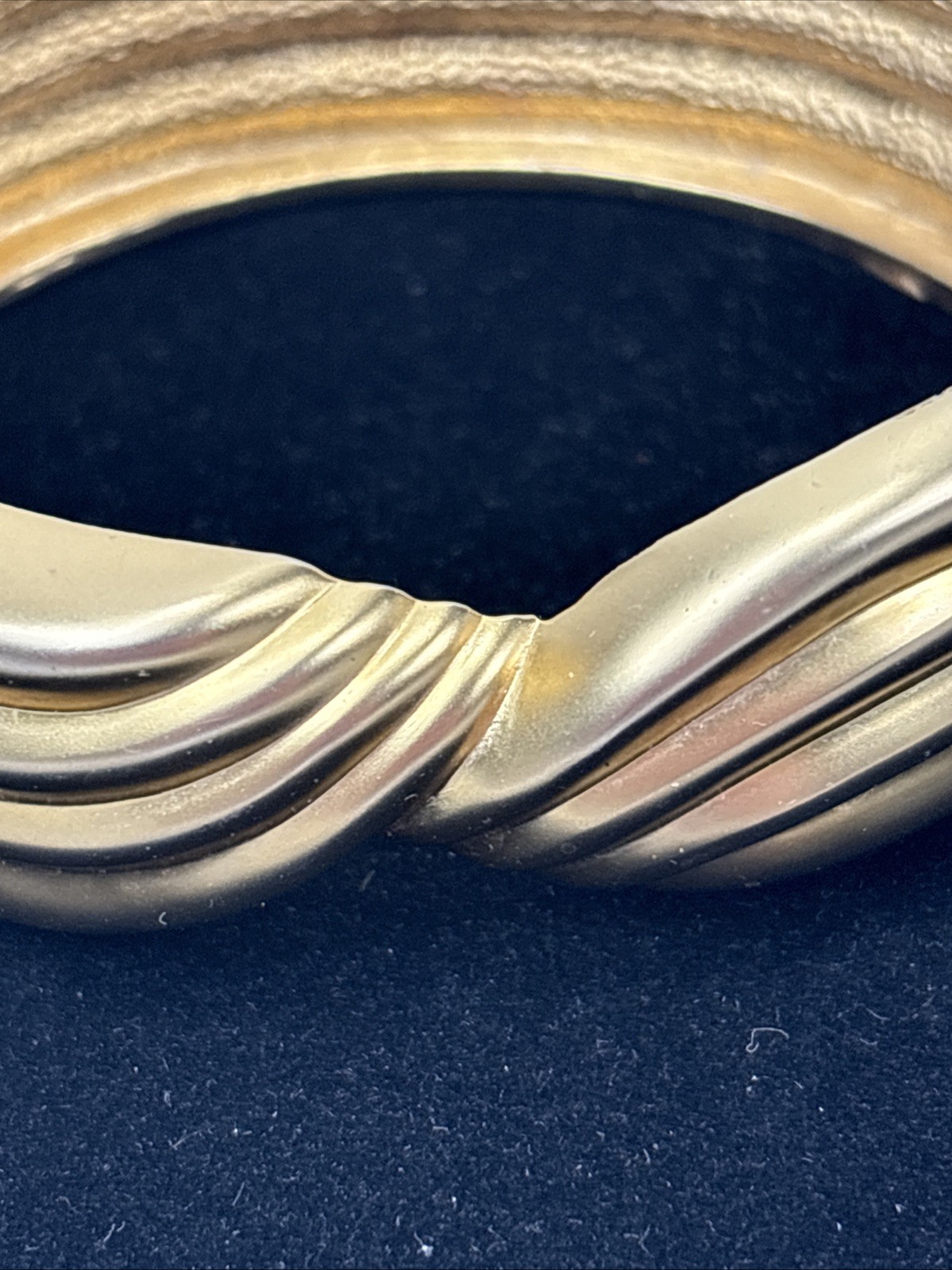 1980s Gold Tone Bangle Bracelet Ribbed Twist Spring Hinge Open Close
