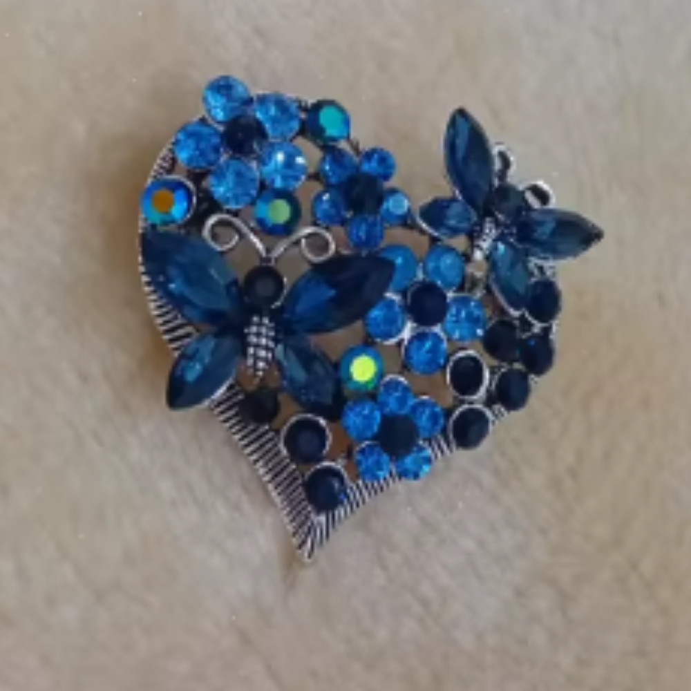 Easter Spring Heart Brooch –Butterfly and Flower Design, Perfect Gift for Spring