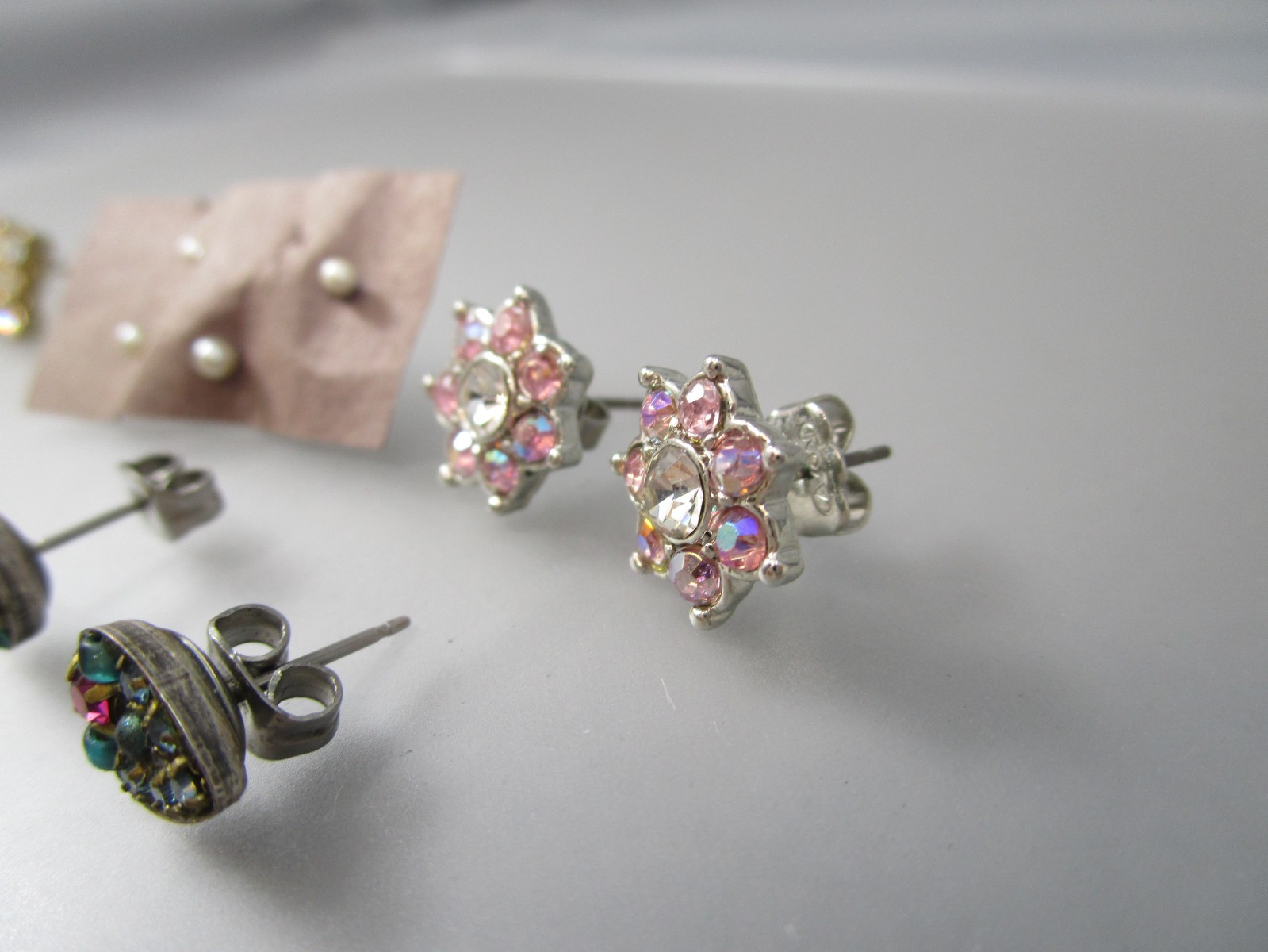 Vtg Mod Retro Varying Colors & Multi Styles LOT of 7 Post Pierced Earrings 152C