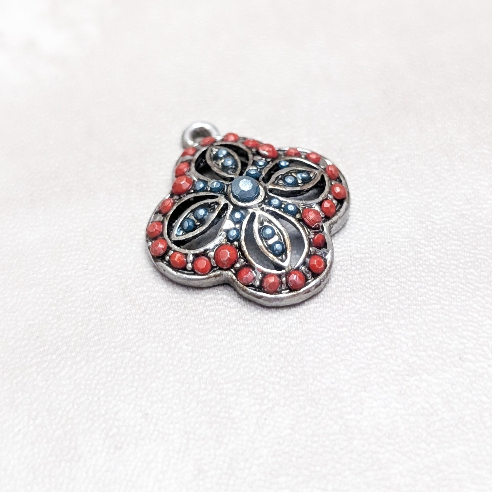 Vintage Pendant – Red-ish and Light Blue Tones