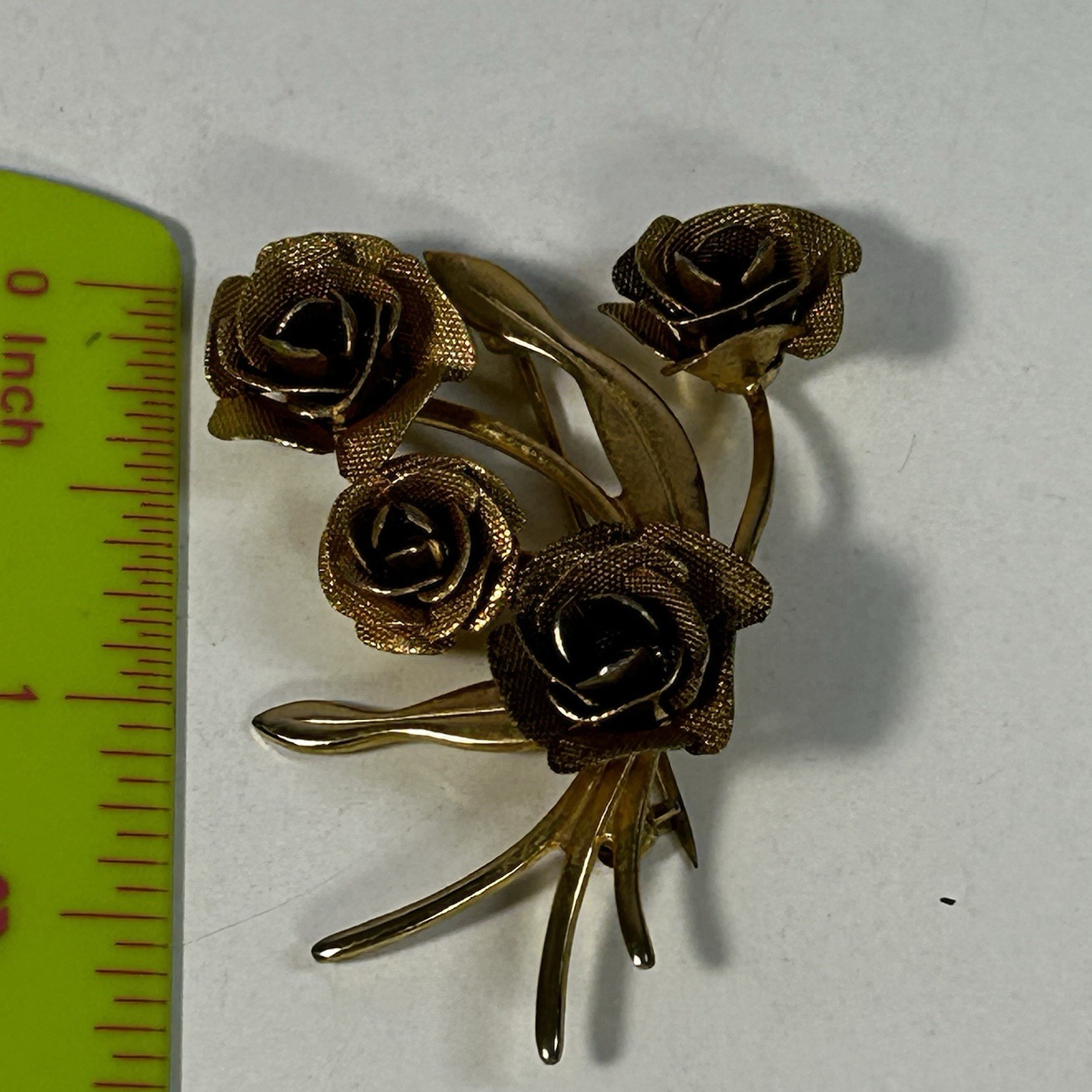 Vintage Gold Tone Rose Bouquet Brooch Pin Textured Floral 4 Roses 2.5”