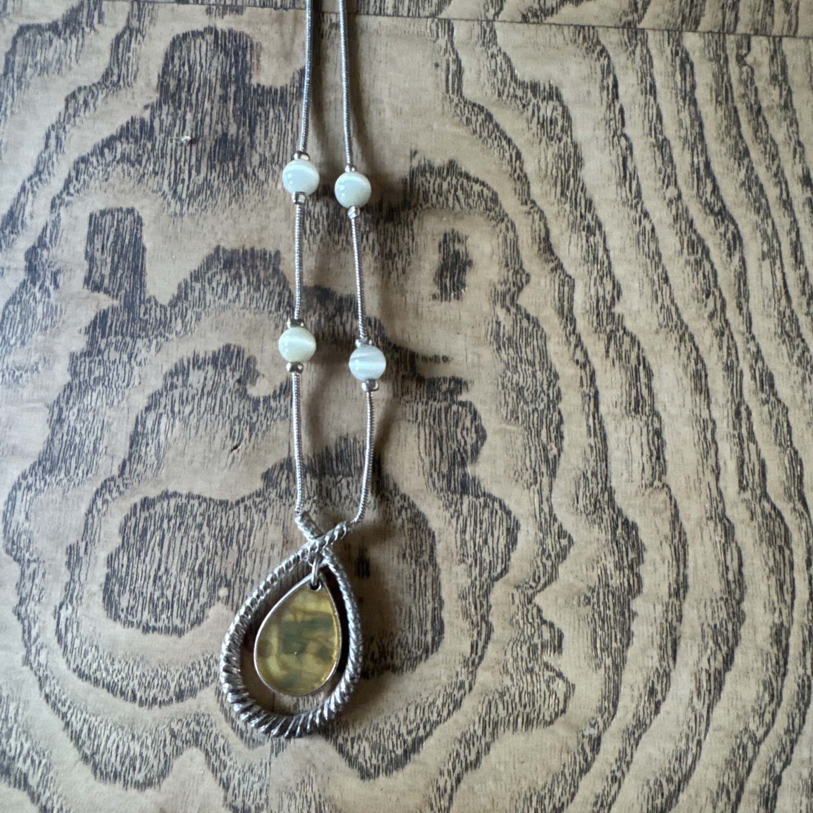 45cm/18in Vintage Serpentine Chain Station Beads/Laquor In Braided Framing