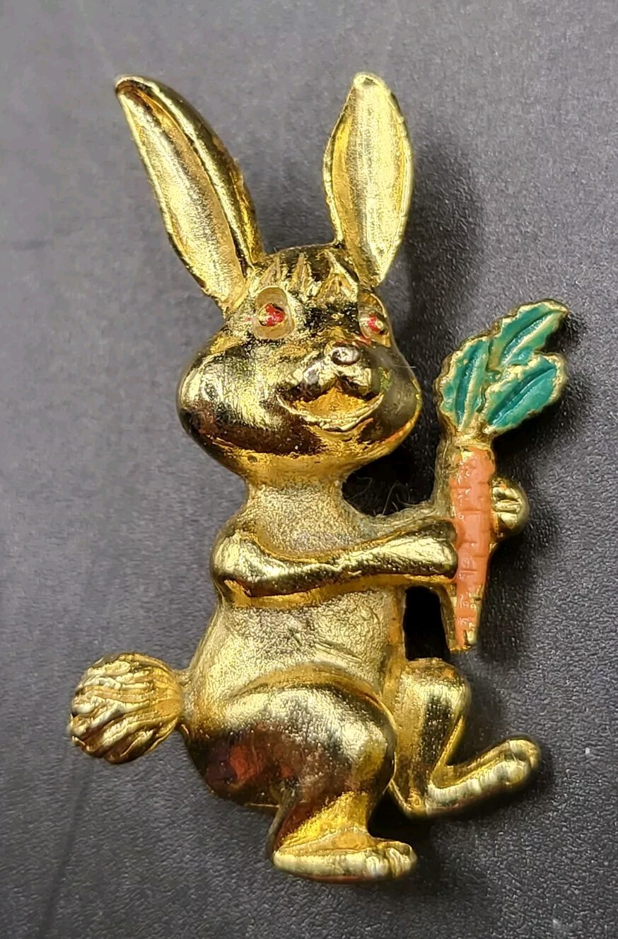 Vintage Gold Tone Bunny Rabbit Holding Carrot Enamel Brooch Pin