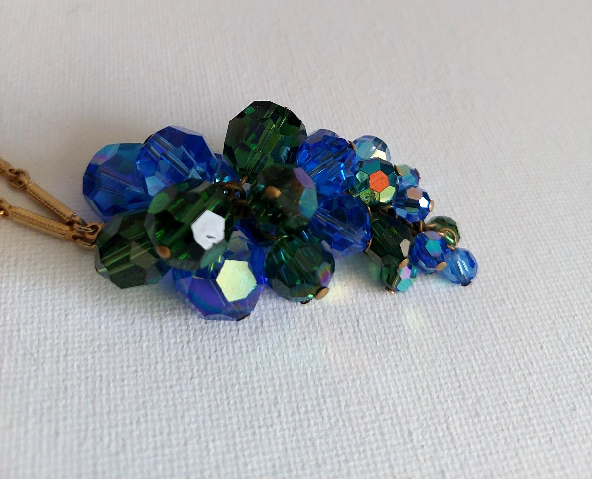 Vintage Gold Tone AB Crystal Blue Green Cluster Pendant Necklace 28 ” Grapes