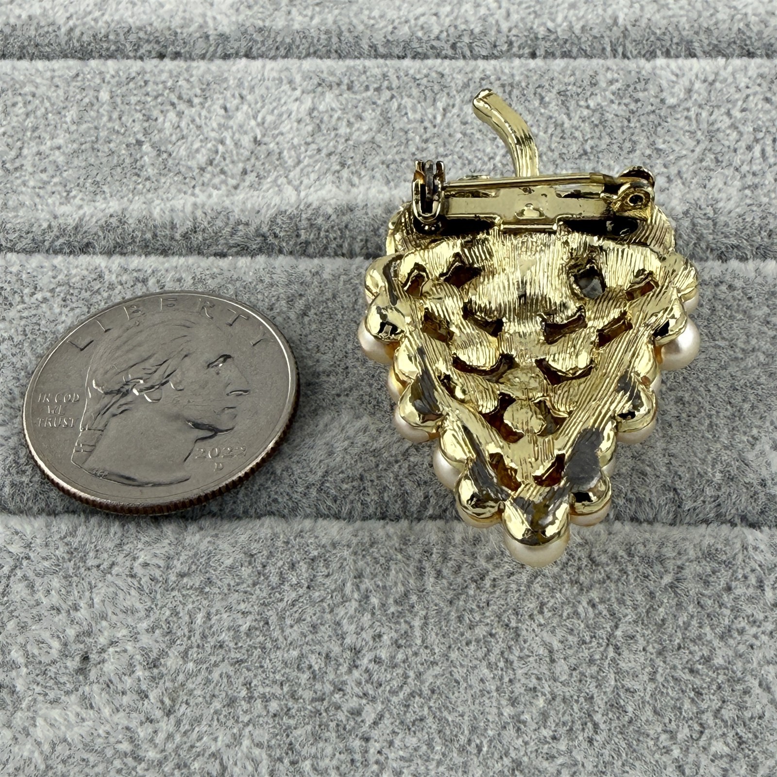 Vintage Grapes Grape Cluster Bunch Faux Pearl Gold Tone Brooch Pin #64993
