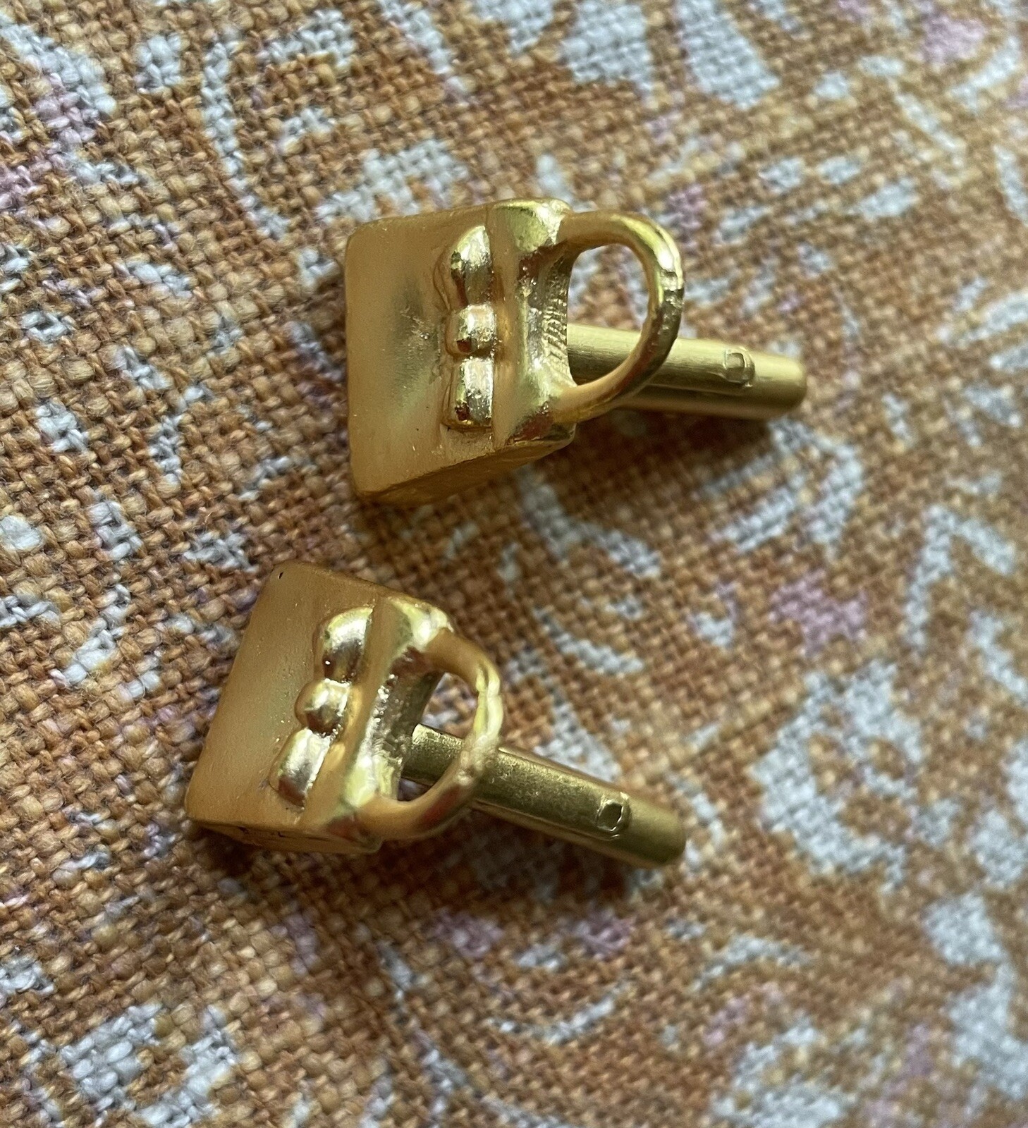 Gold Tone Cufflinks Womens Purse Handbag Shaped 3D About 1-inch Tall