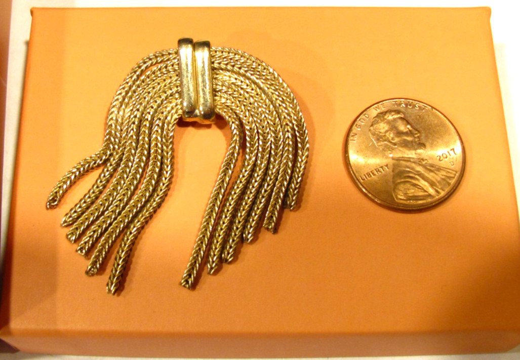 Beautiful!! Vintage “AC” Alice Caviness 12K Gold Filled Tassel Brooch Pin