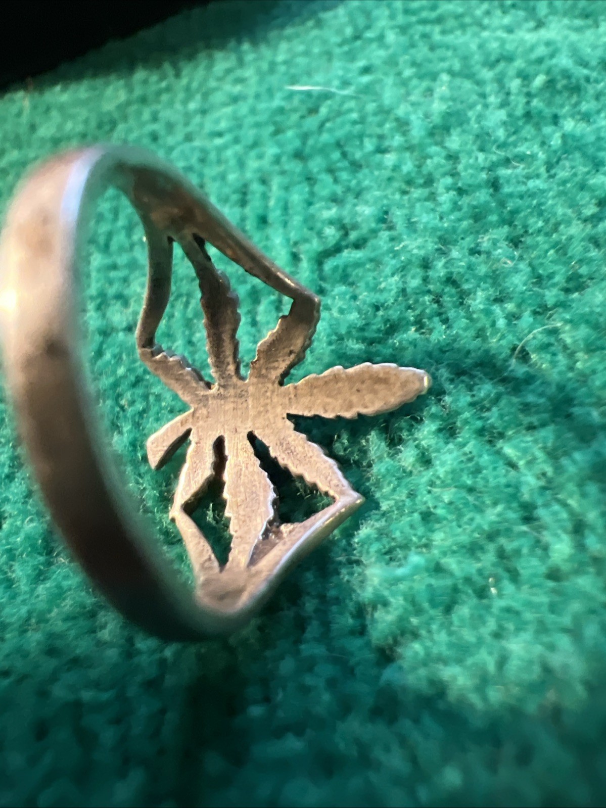 Vintage Sterling Silver 925 Cannabis Marijuana Leaf Ring Sz 4.5
