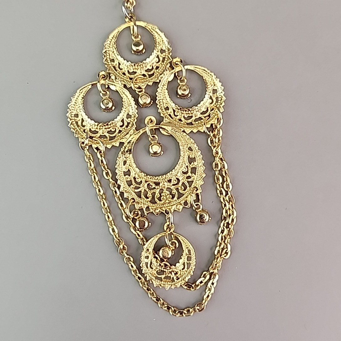 Vintage Chandelier Necklace Purple Rhinestone Gold Tone Filigree Lightweight 24″