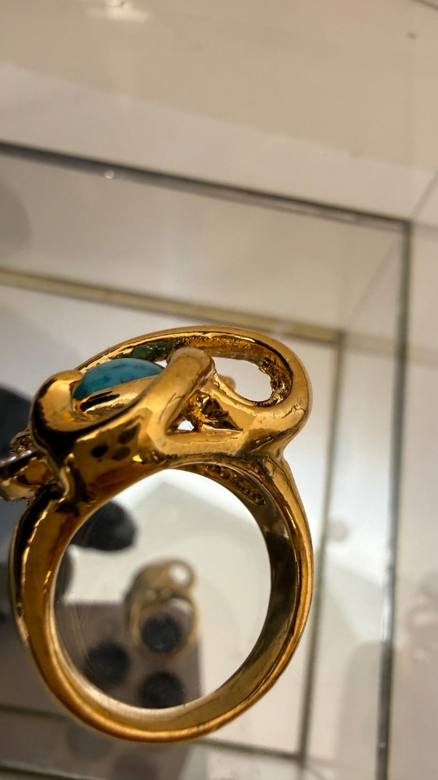 Vintage Gold Tone Faux Turquoise Swirl Statement Ring | Size 6 Rhinestone