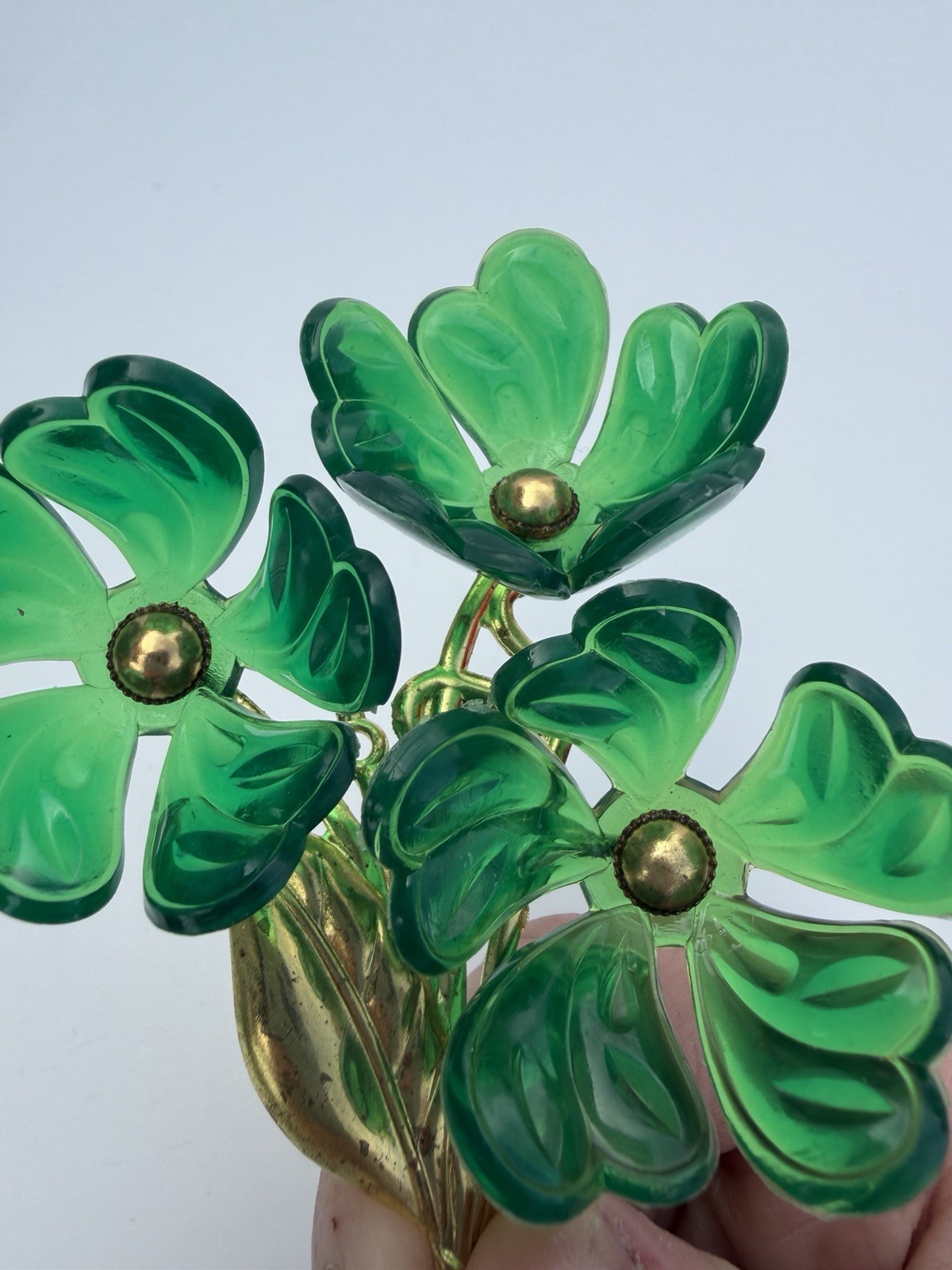 Vintage Emerald Green Resin Plastic Flower Gold Tone Brooch