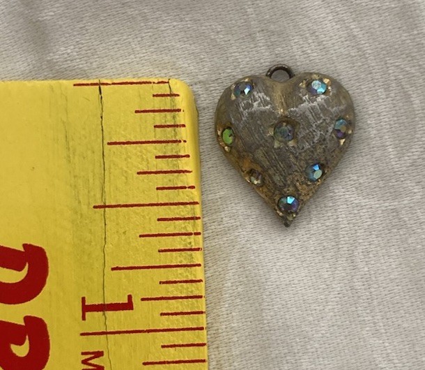 Vintage Signed Weiss Heart Puff iridescent Rhinestones Small Charm – AS IS