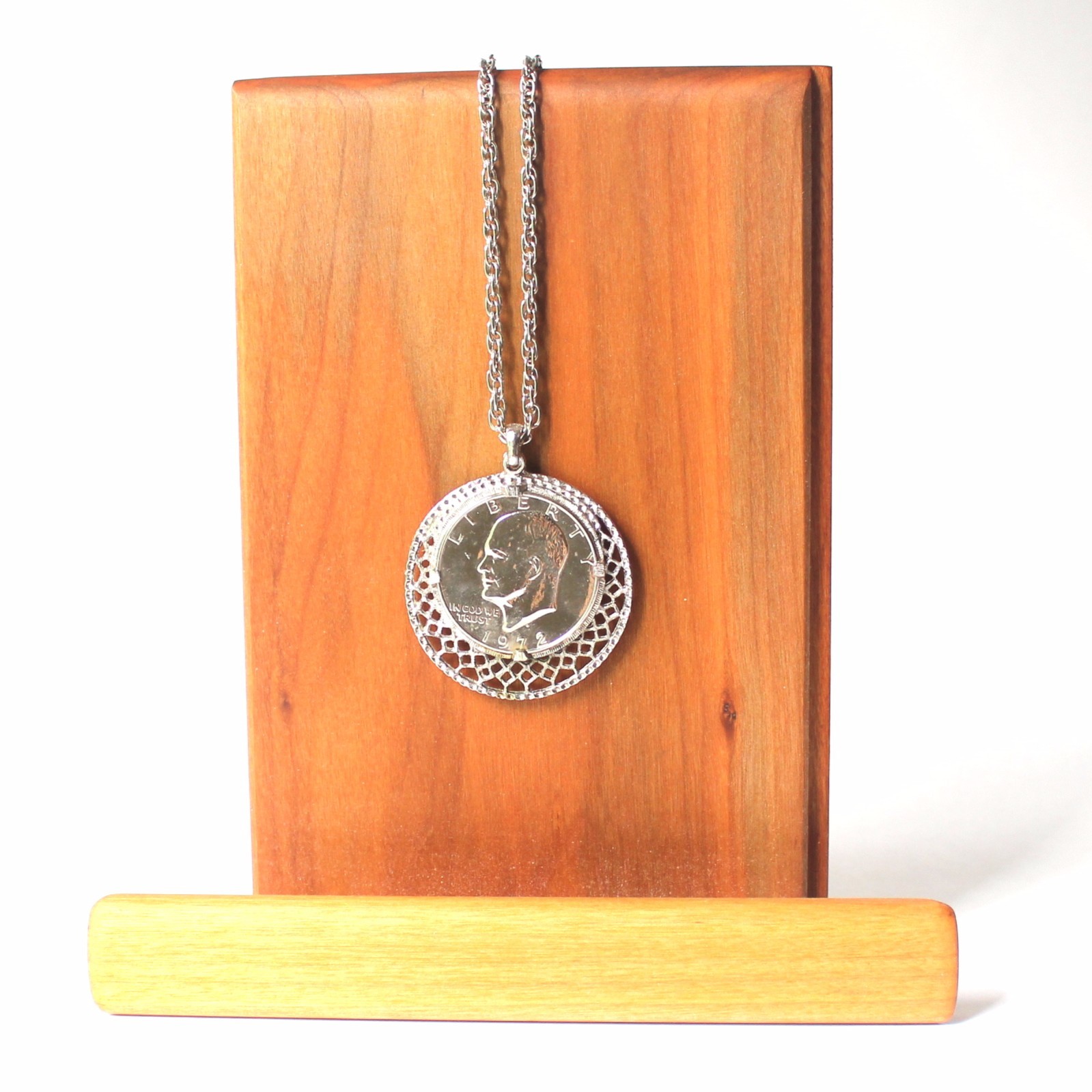 1972 American Silver Dollar Necklace Revere Mfg w/ 12″ Chain Vintage Jewelry