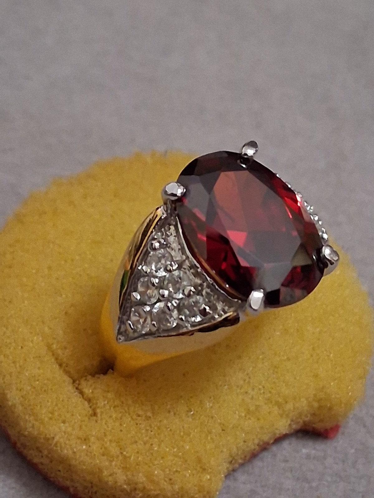 Deep red oval glass halo CZ accent ring, gold-tone, art deco style SZ 5.75