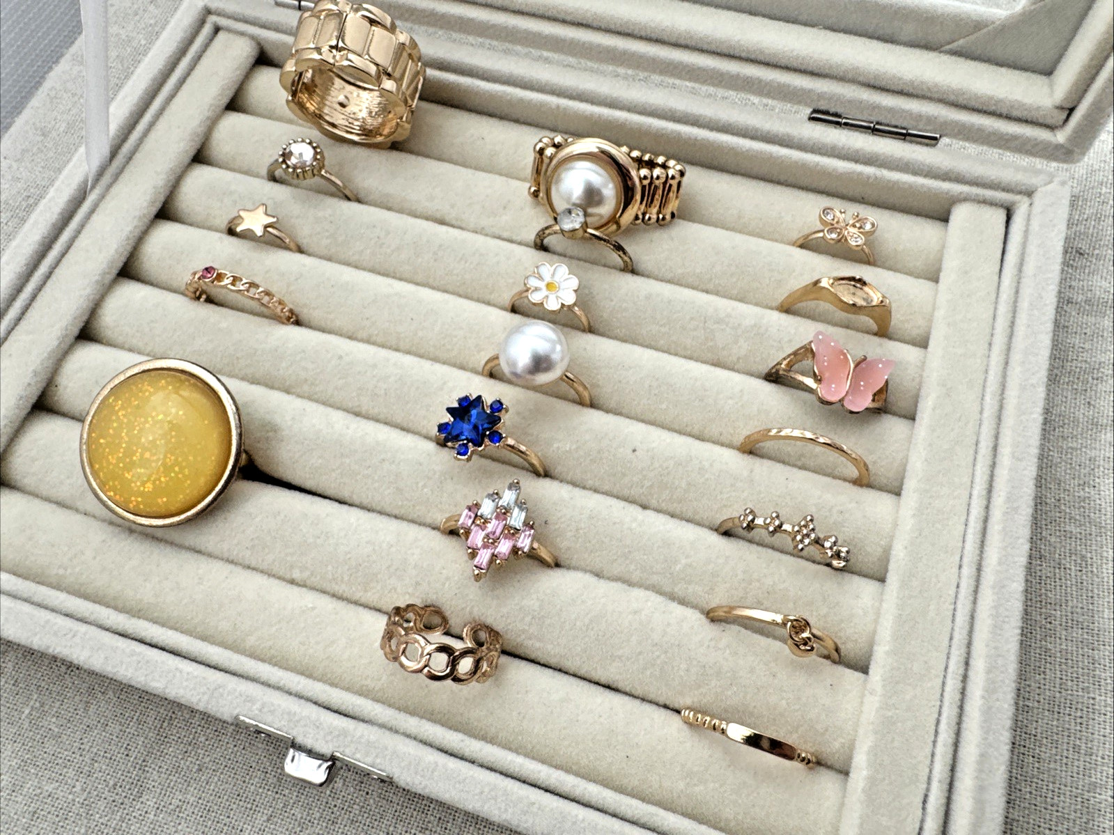 VTG-now Gold pearl funky dainty RINGS LOT Jewelry Lot Chunky 90s 2000s Y2K boho